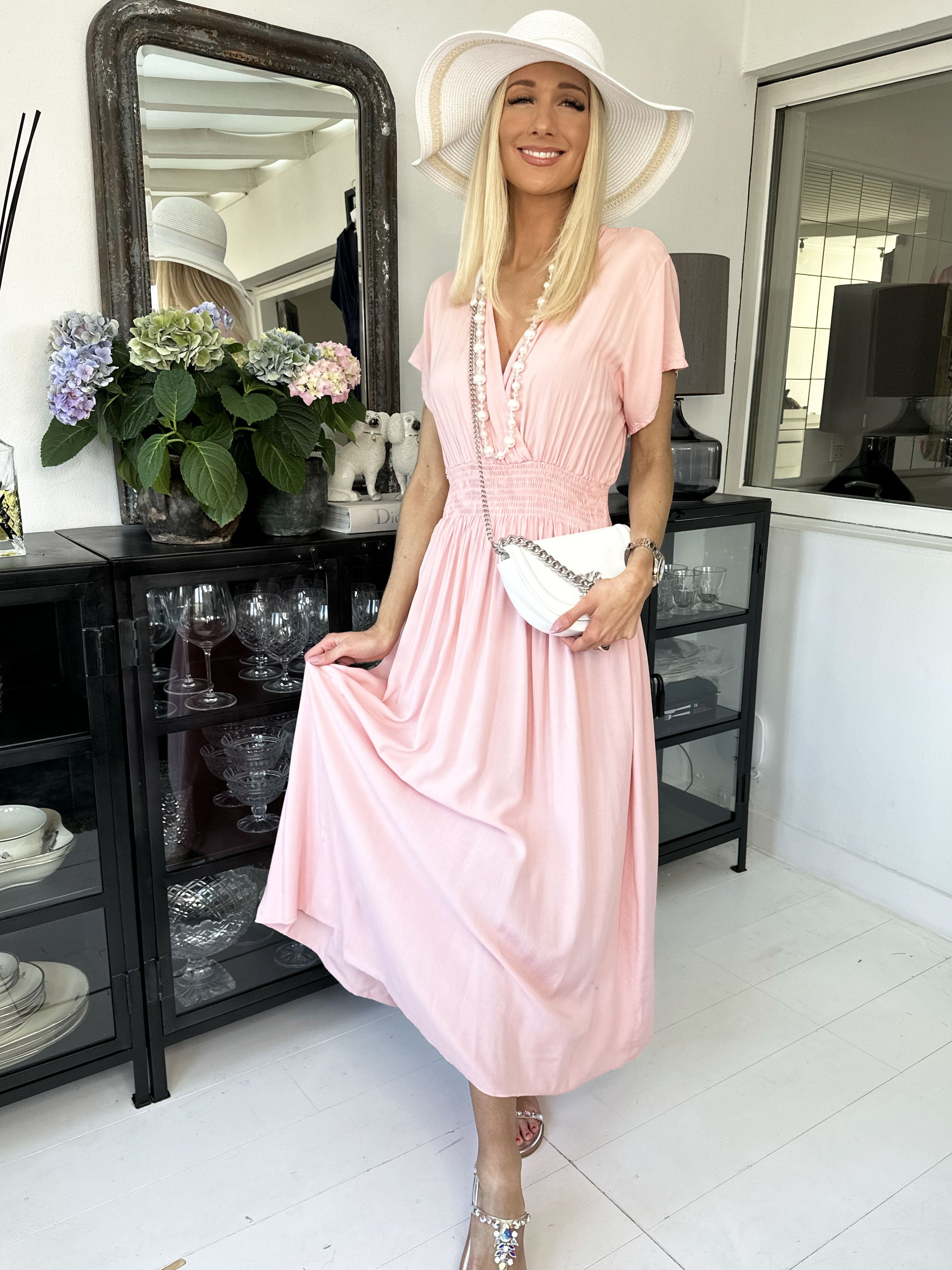 Misha - Sød lang plain kjole i viskose med smock