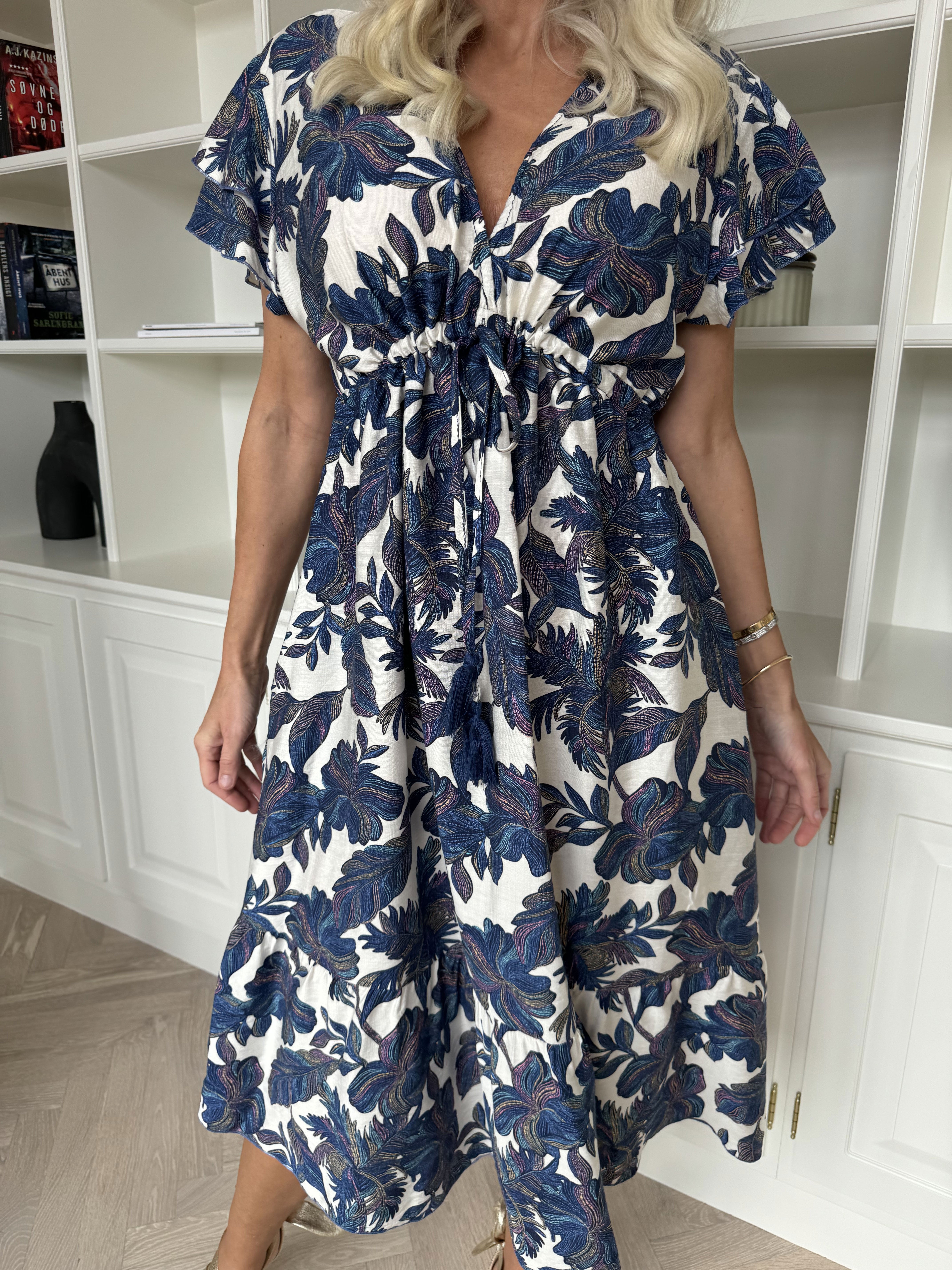 Nala - Tunikakjole i viskose med bindebånd under brystet