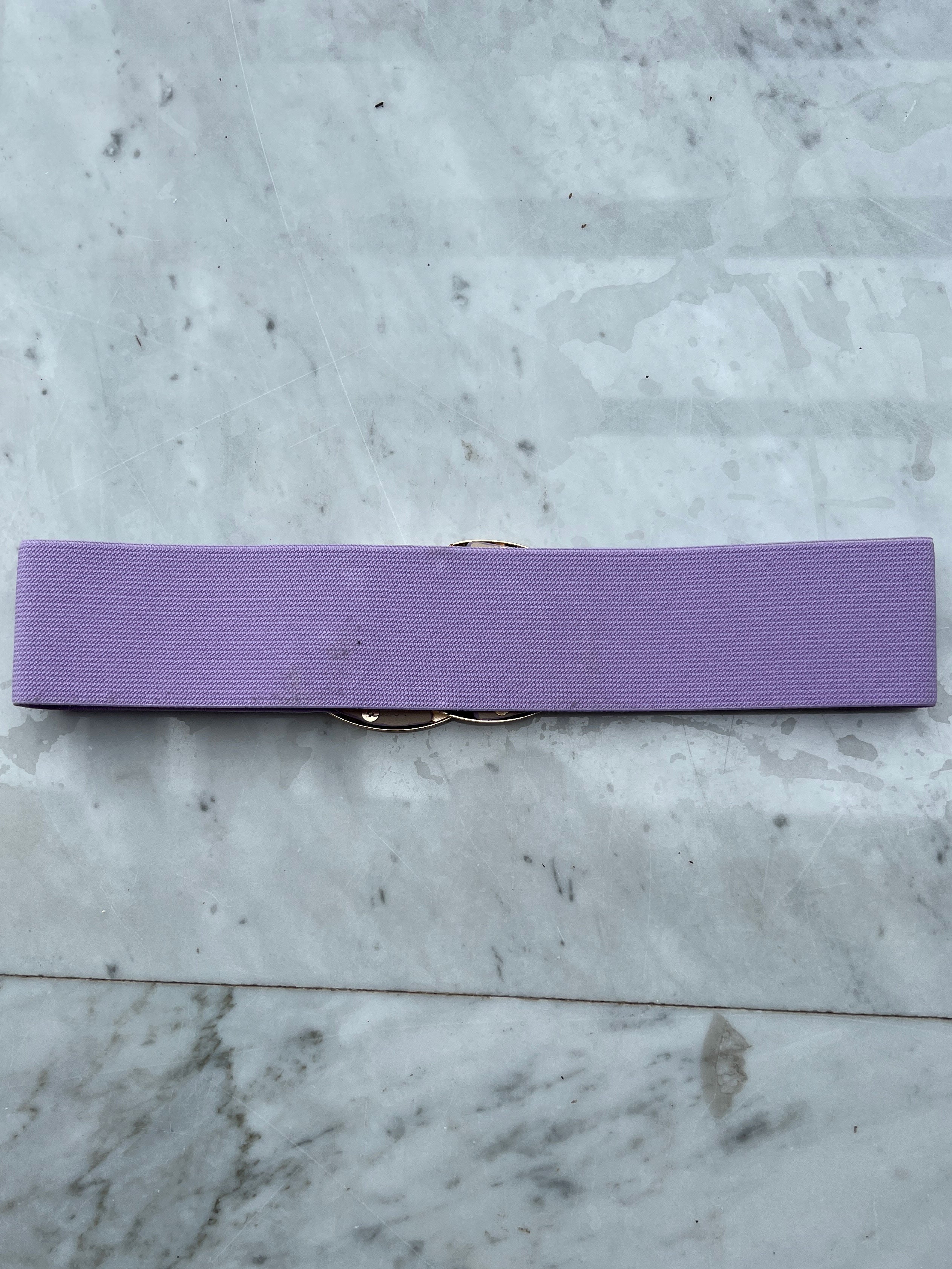 Nanna - Bredt elastisk taljebælte med guldspænde