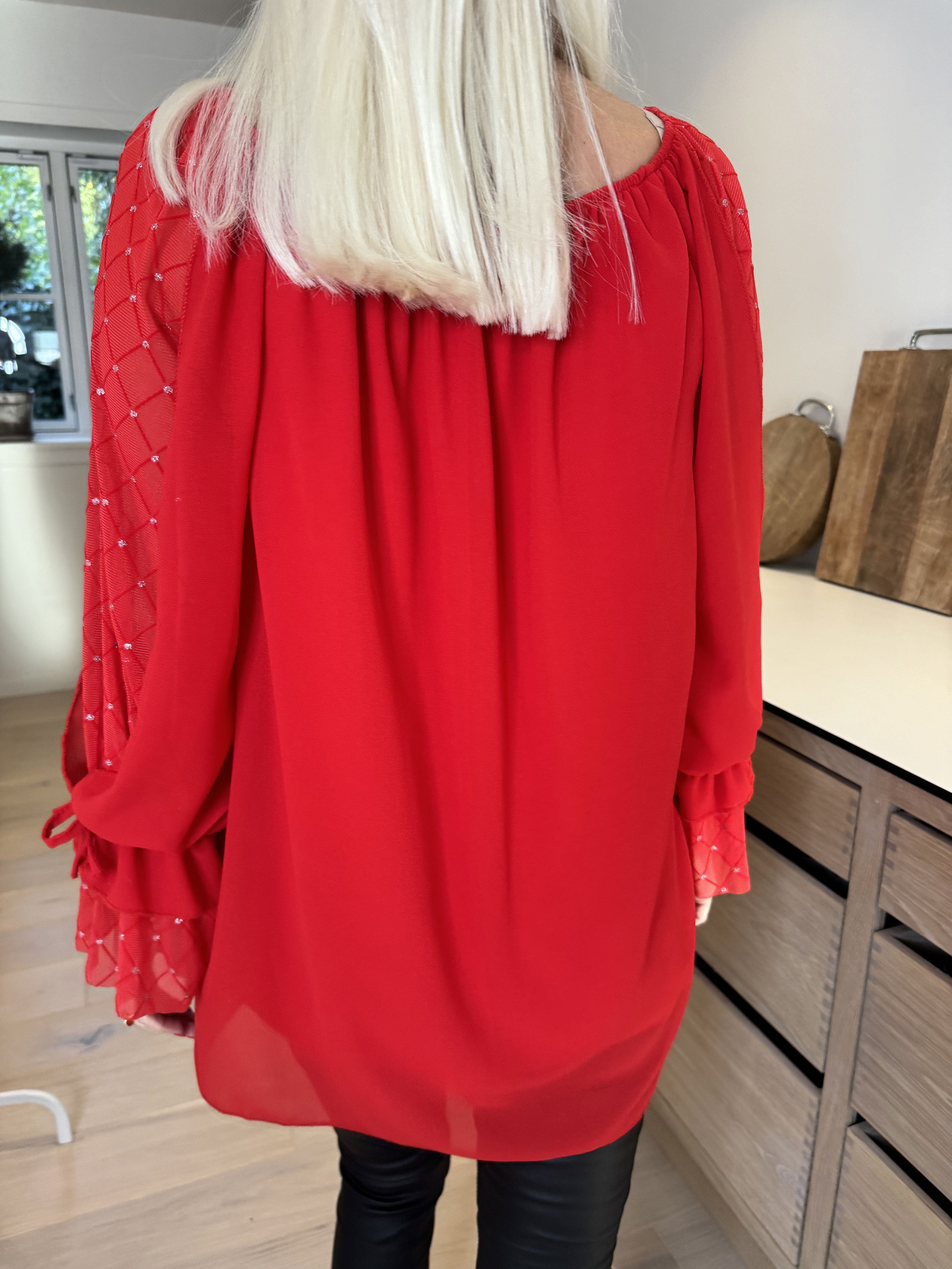 Ninell - Chiffontunika med flotte ærmer