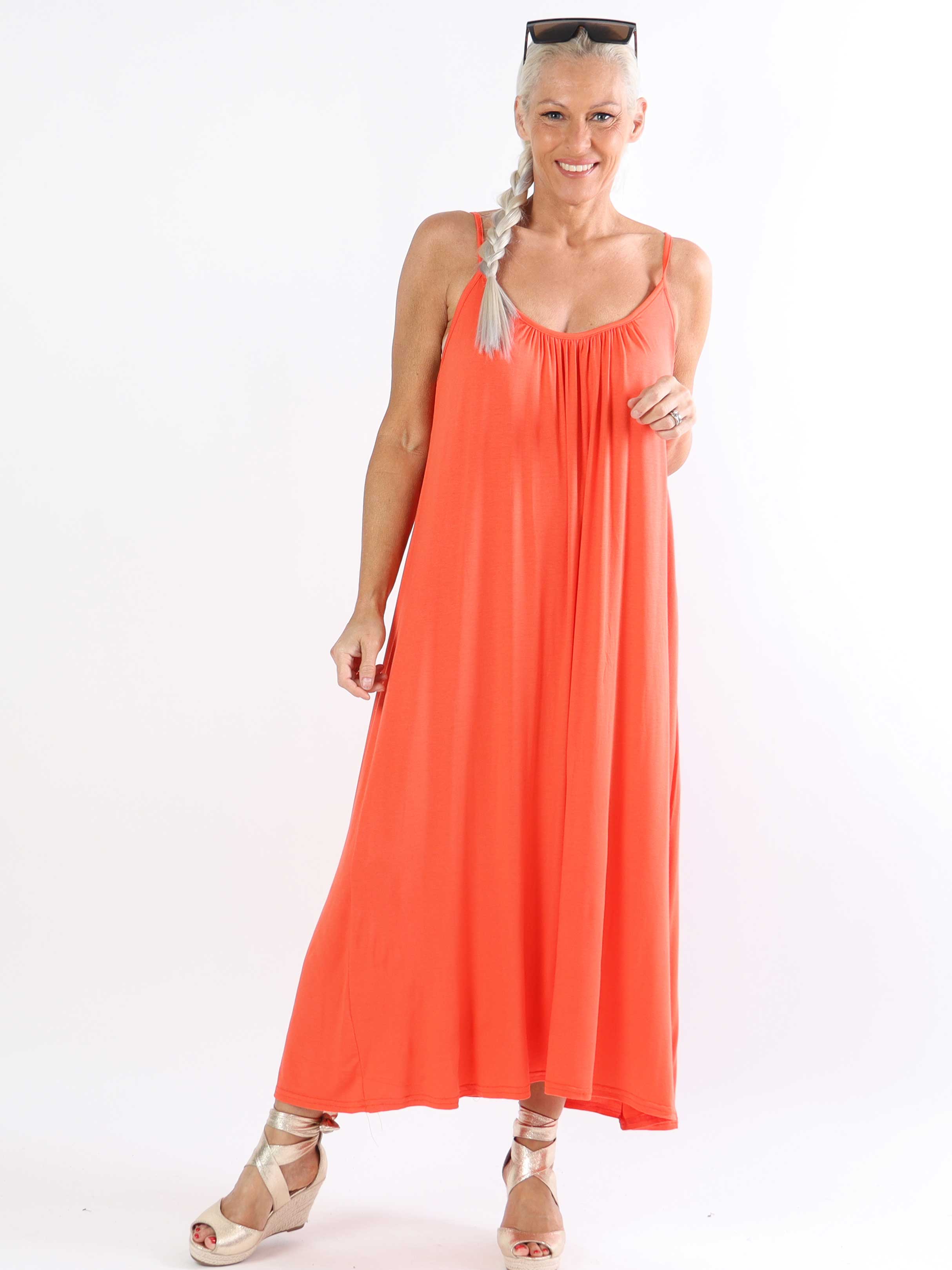 Olivia - Lang plus size stropkjole i viskose