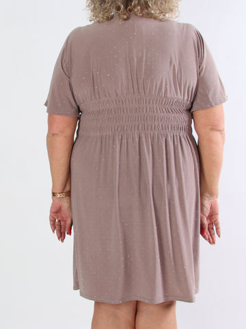 Pams Crystal Short - Kort elastisk plus size kjole med similisten