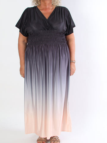 Pams Fade - Lang flerfarvet elastisk plus size kjole