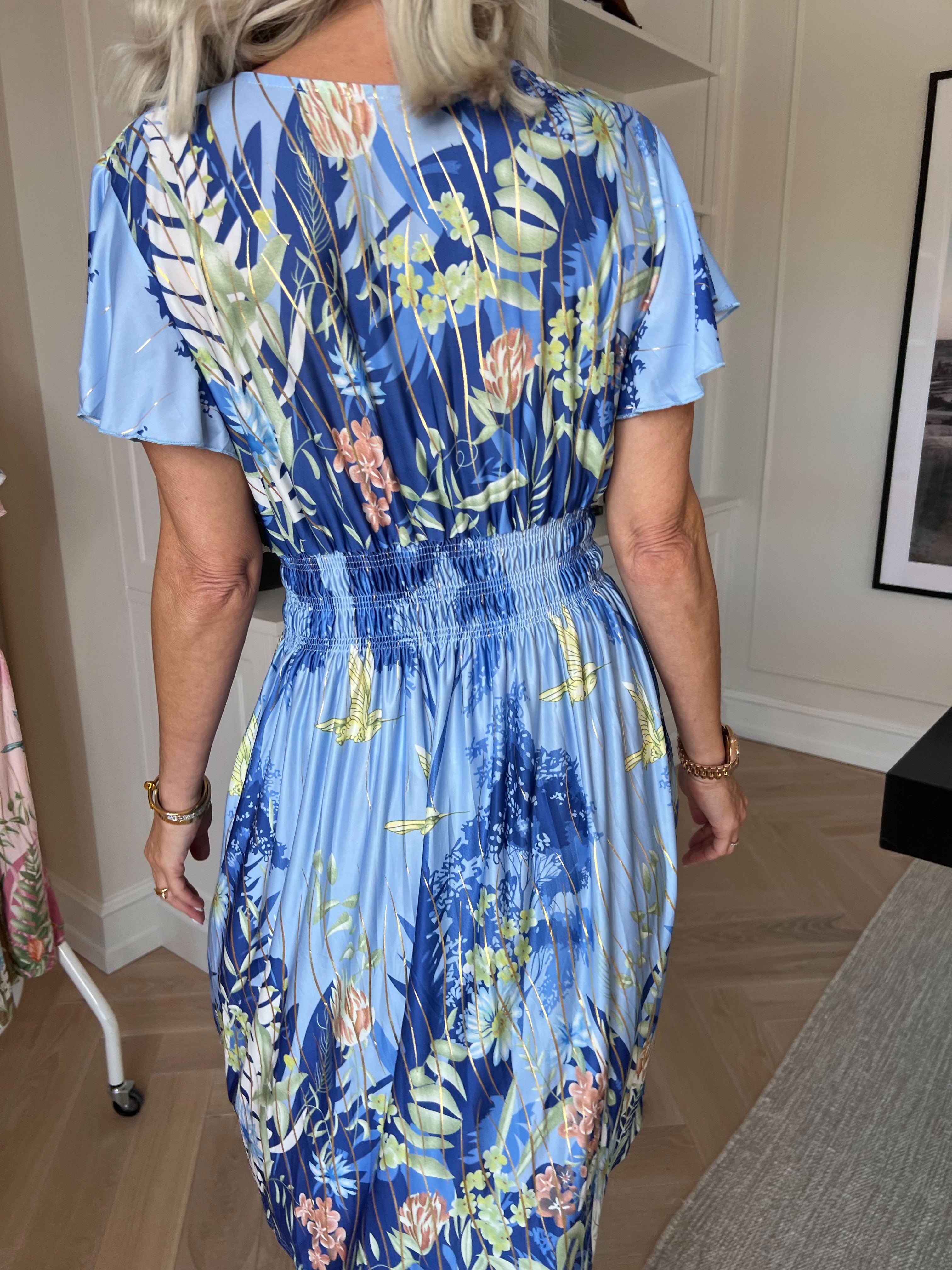 Pams Hummingbird Short - Kort elastisk kjole med fuglemotiver, guld detaljer og lommer