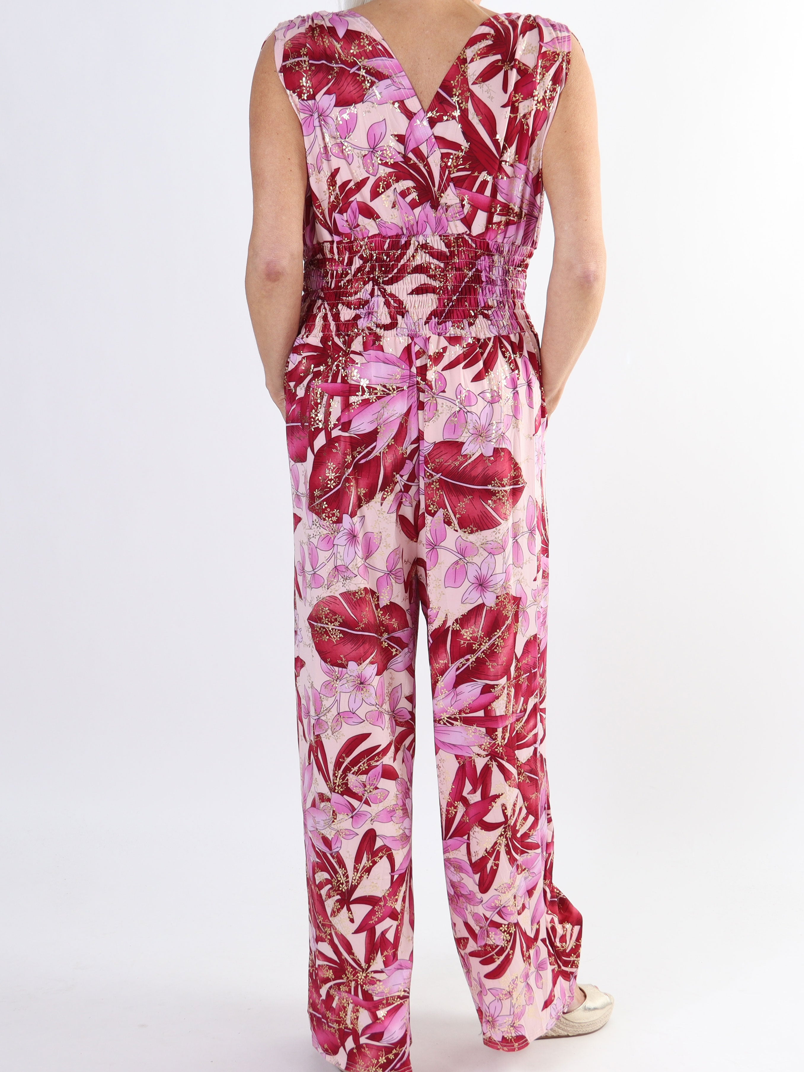 Pams Jumpsuit N/S - Elastisk plus size buksedragt med bladmønster