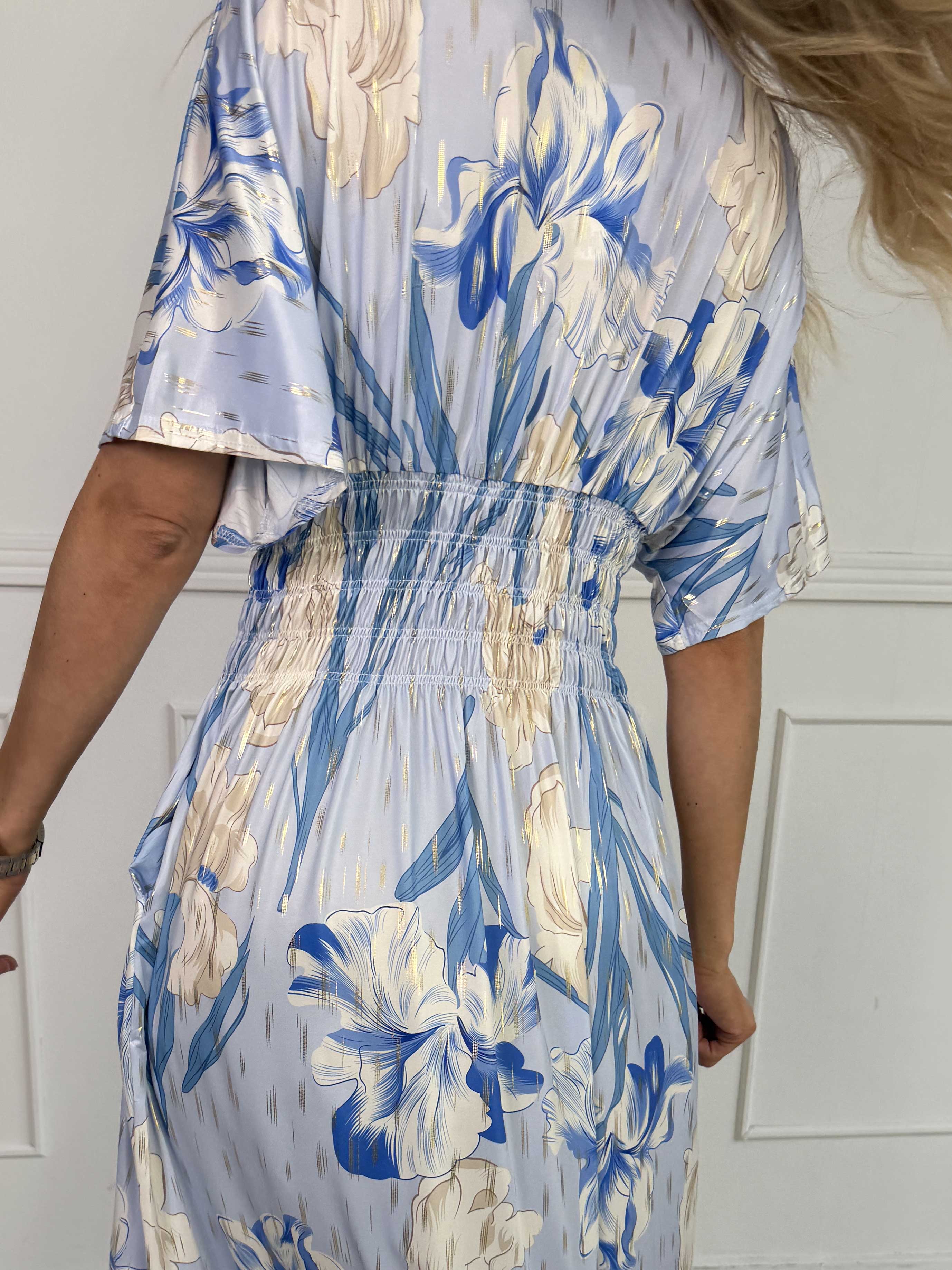 Pams Kvitka - Lang elastisk blomstret kjole med guld detaljer og lommer