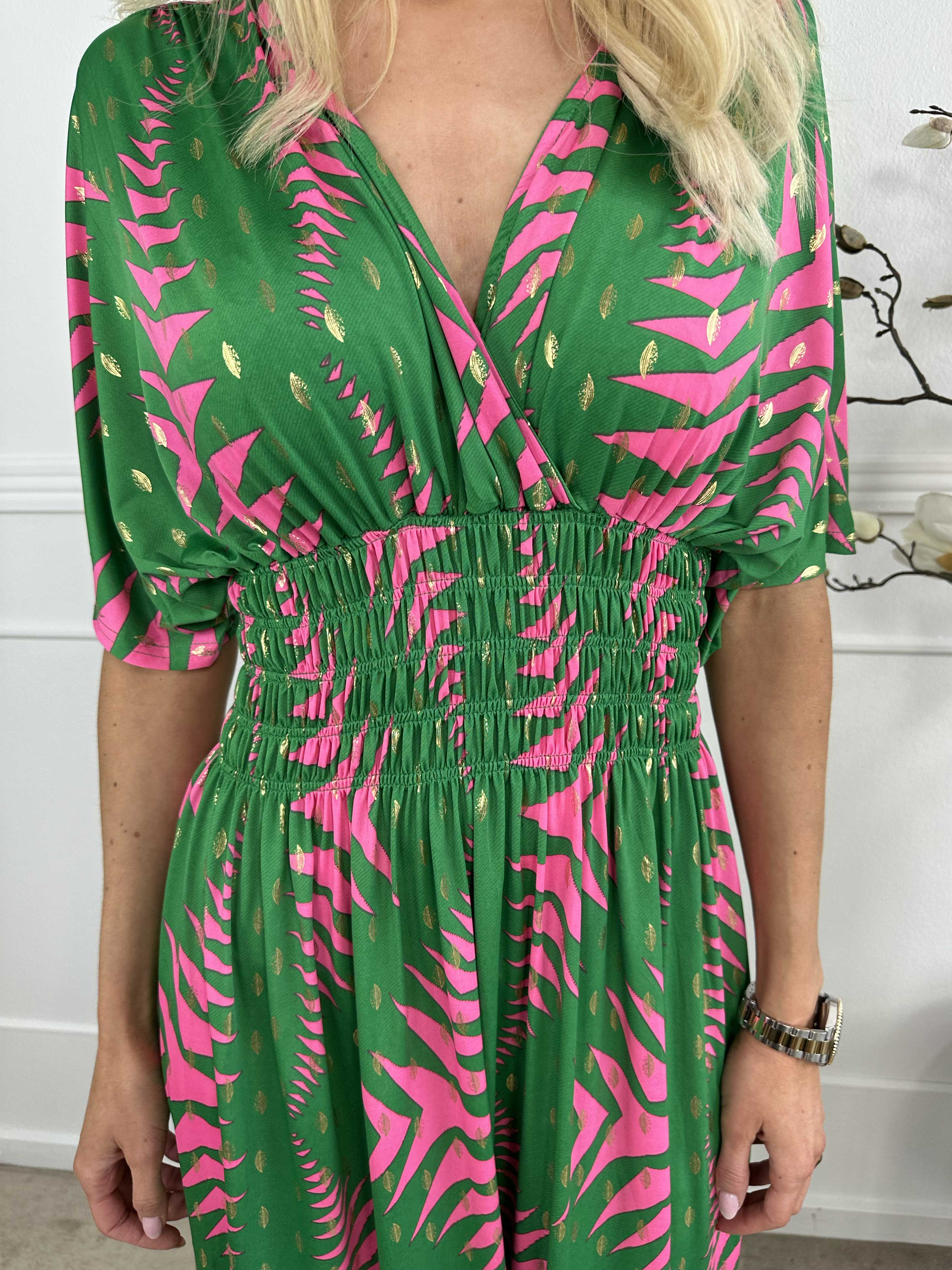 Pams Pattern - Lang elastisk kjole i krølfrit stof