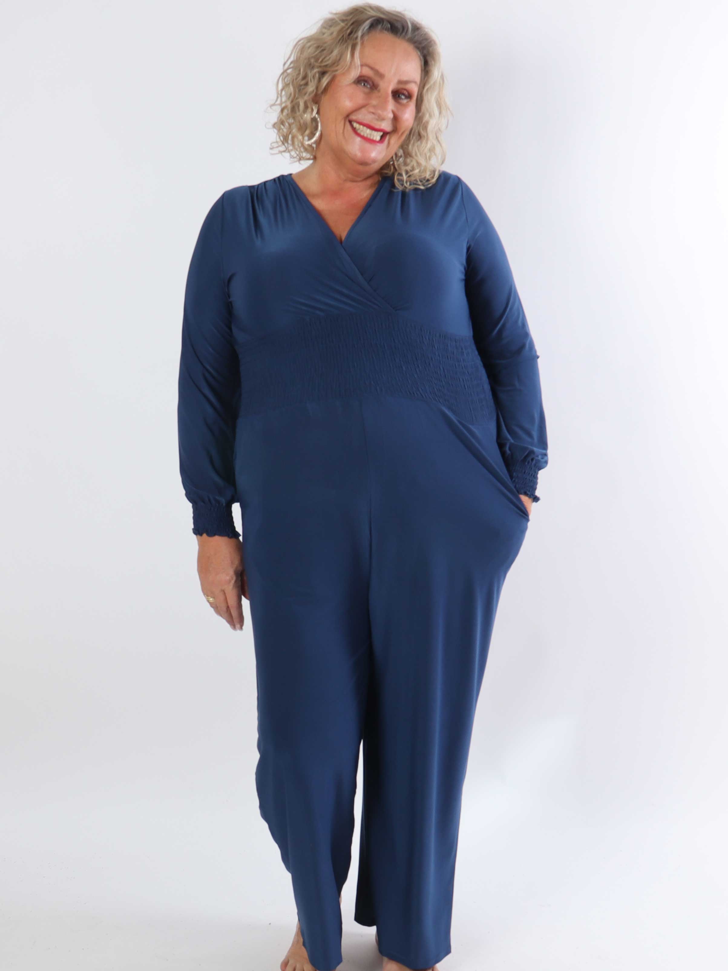 Pams Plain Jumpsuit L/S - Ensfarvet elastisk plus size buksedragt