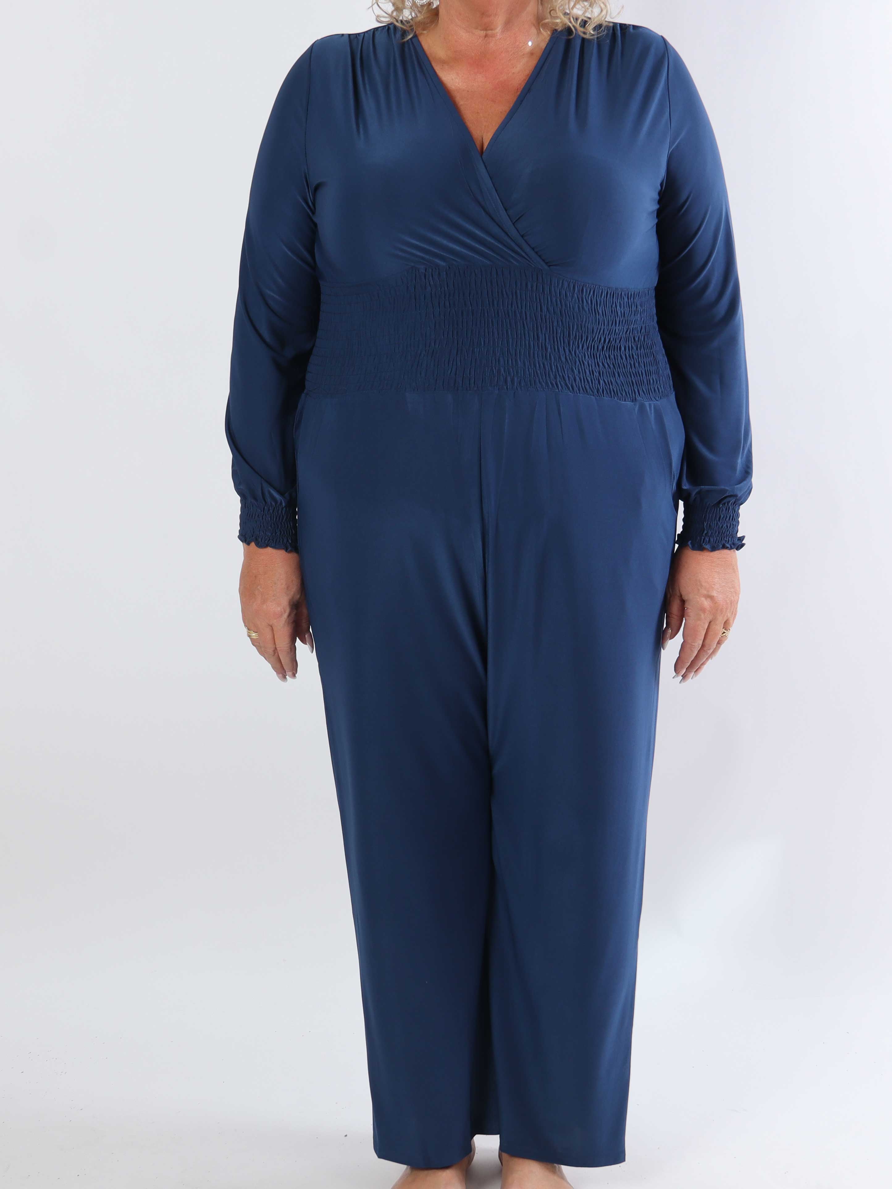 Pams Plain Jumpsuit L/S - Ensfarvet elastisk plus size buksedragt
