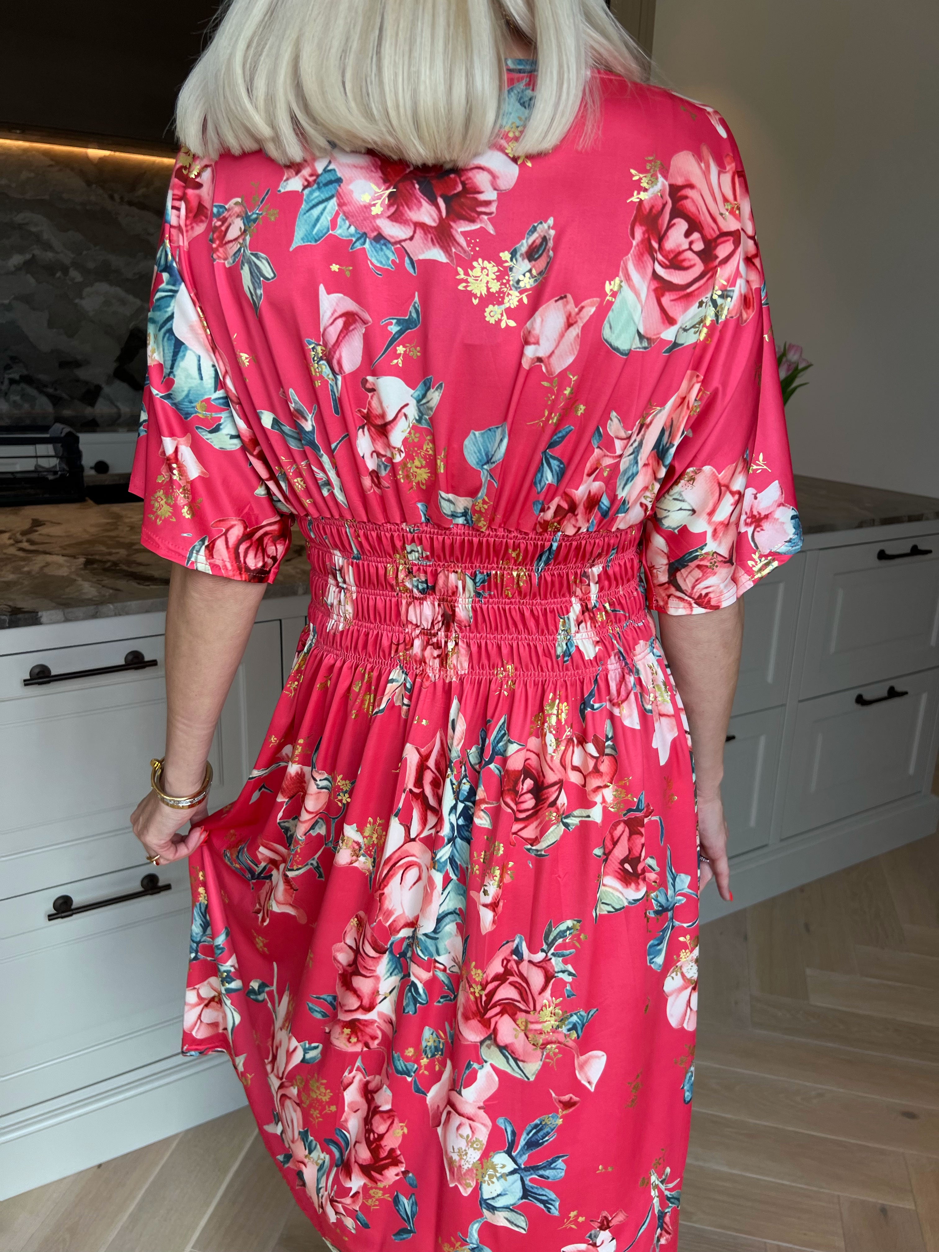 Pams Rosette Short - Elastisk kjole med fine blomster og guld detaljer