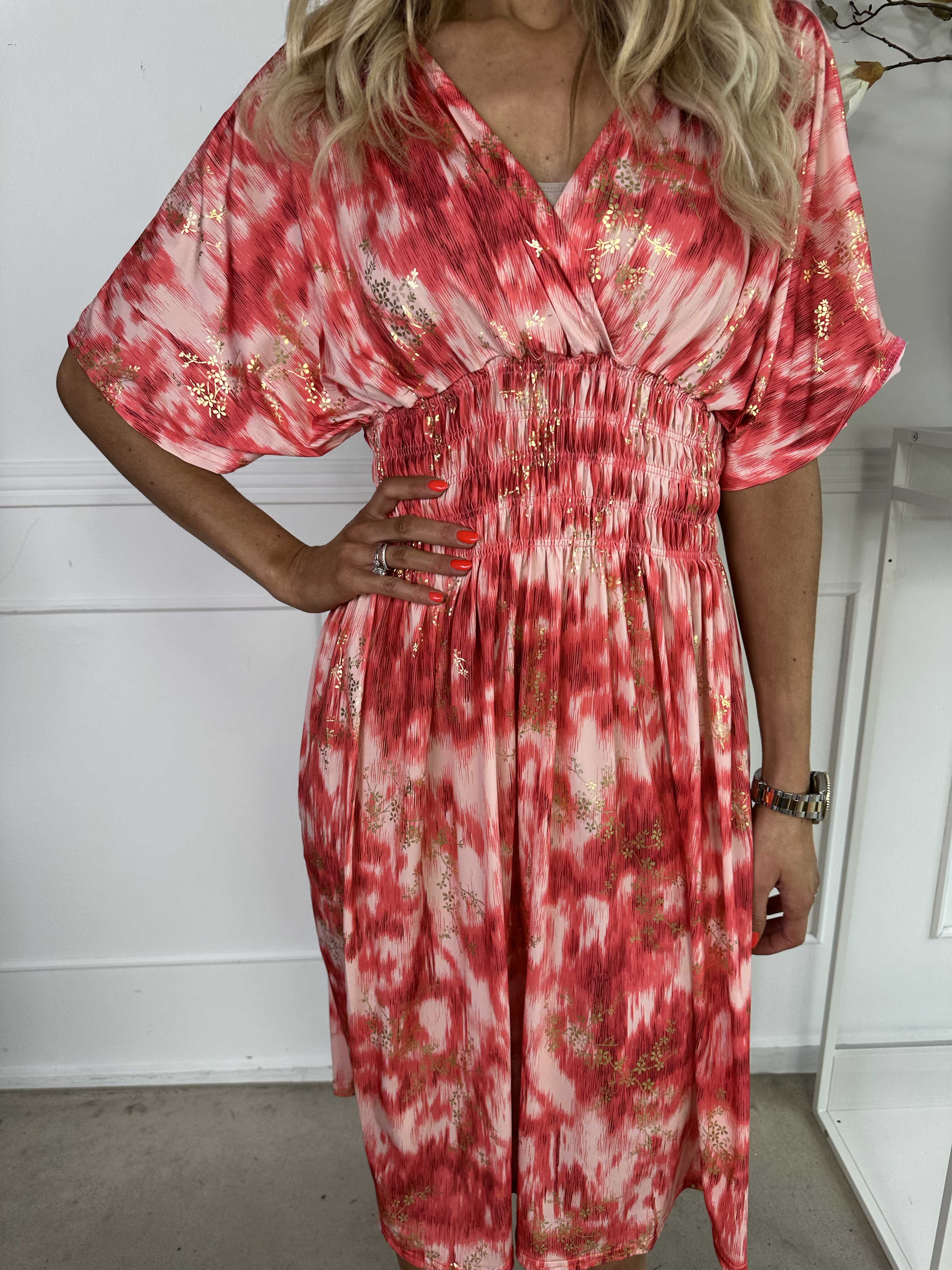 Pams Art Short - Mønstret elastisk kjole med guld blomster