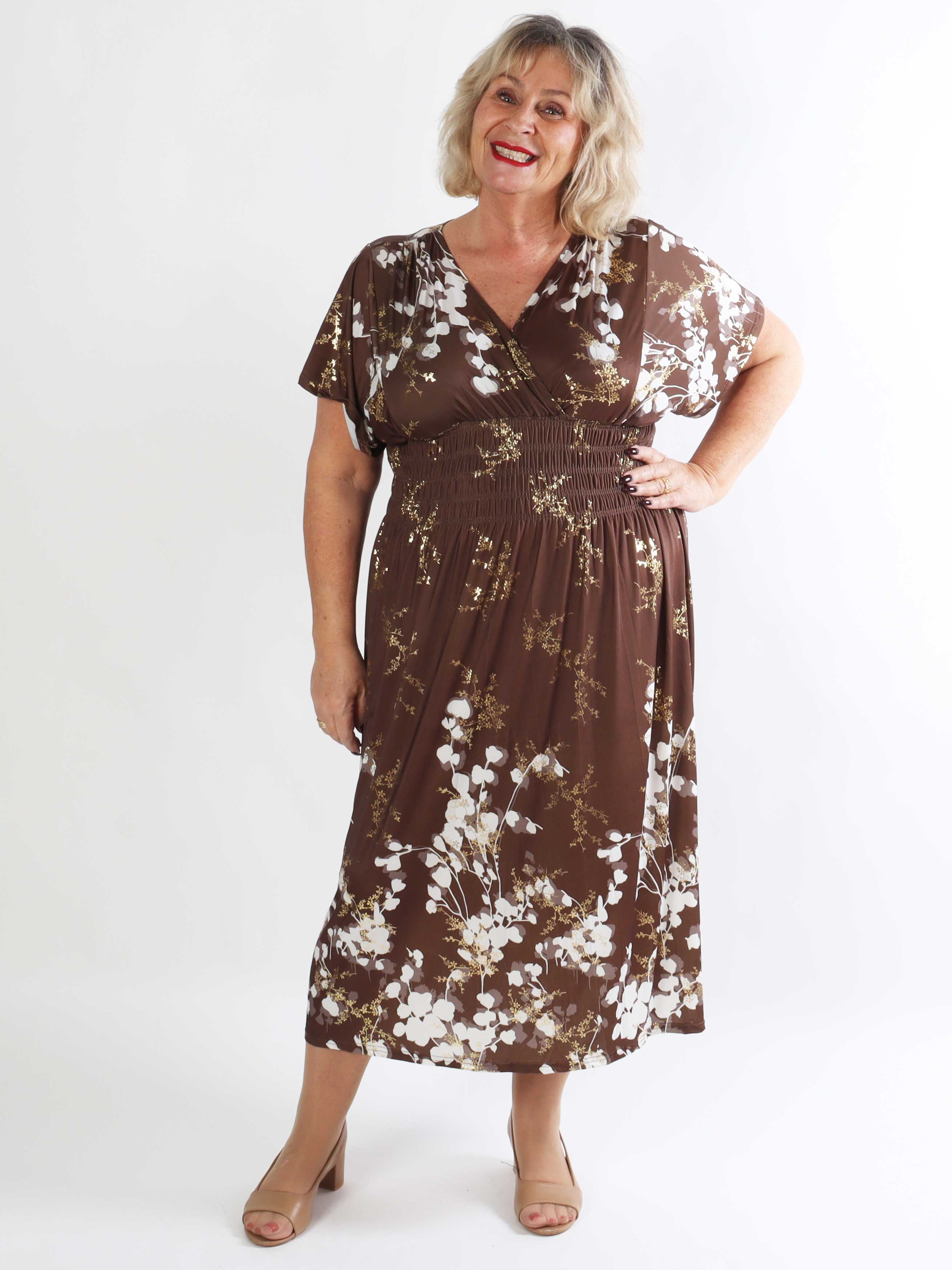 Pams Gilded Midi - Plus size kjole med blomsterprint og guld blade