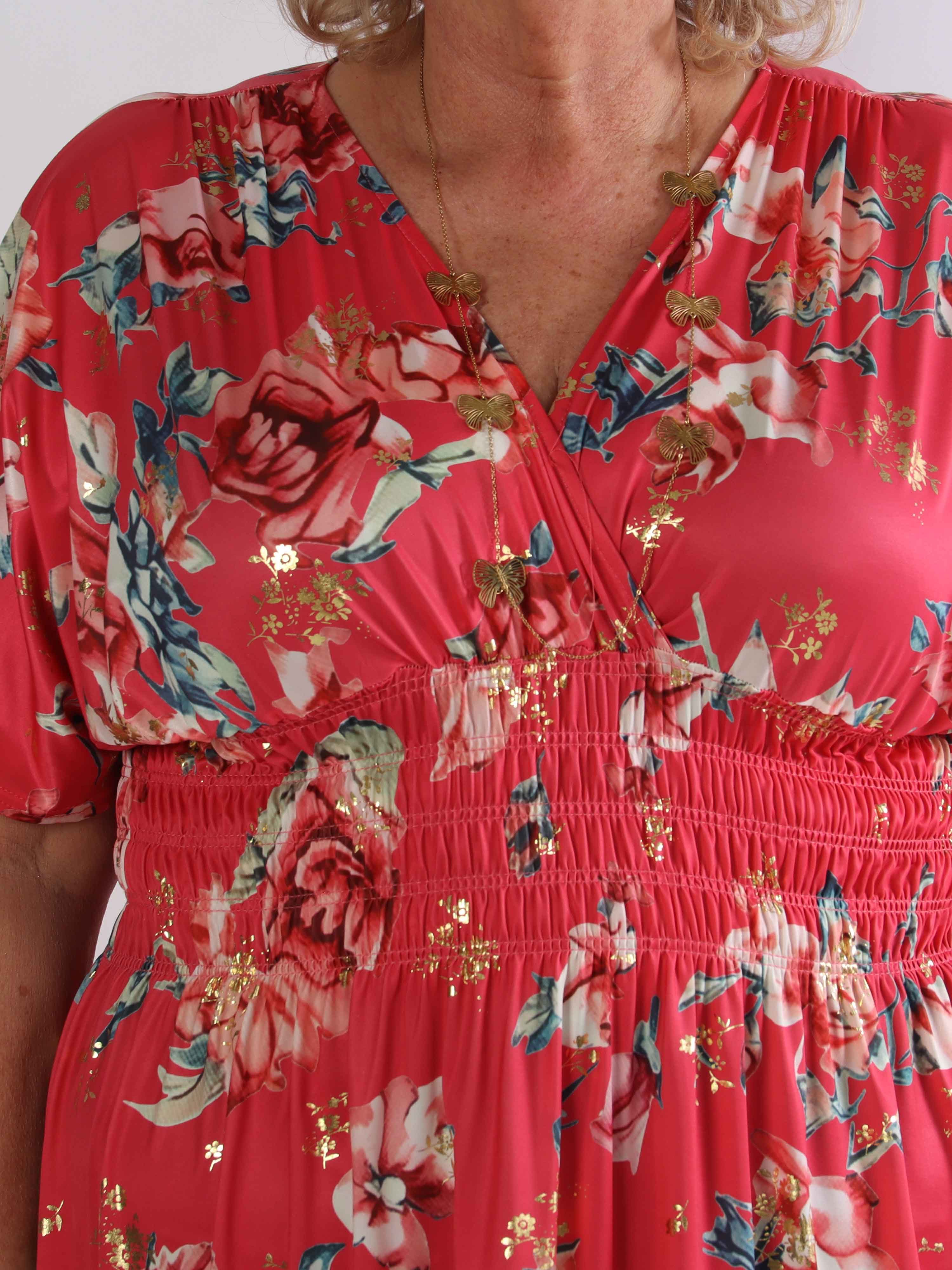 Pams Rosette Short - Plus size kjole med fine blomster og guld detaljer