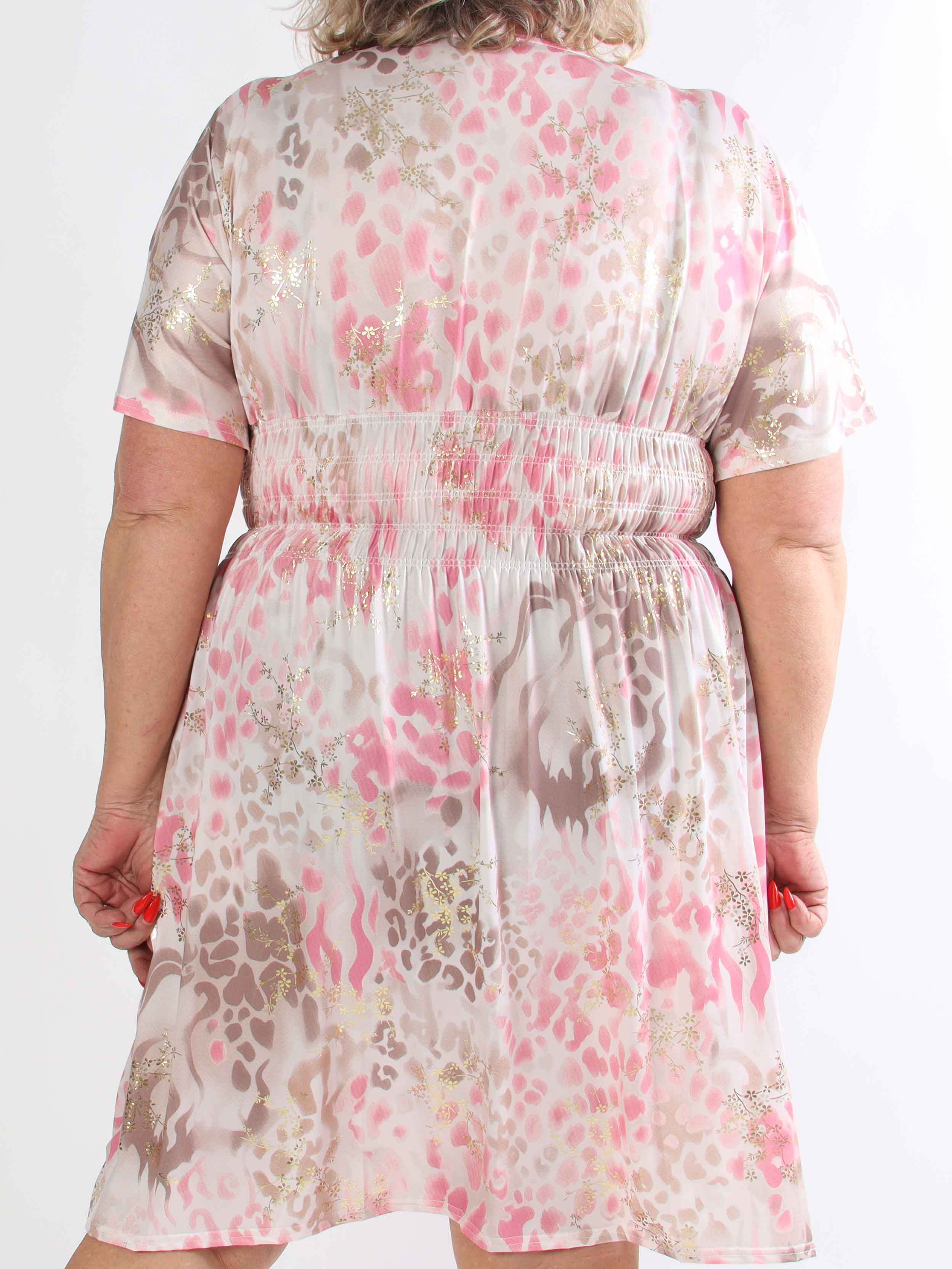 Pams Wild Short - Elastisk mønstret plus size kjole med guld bladdetaljer