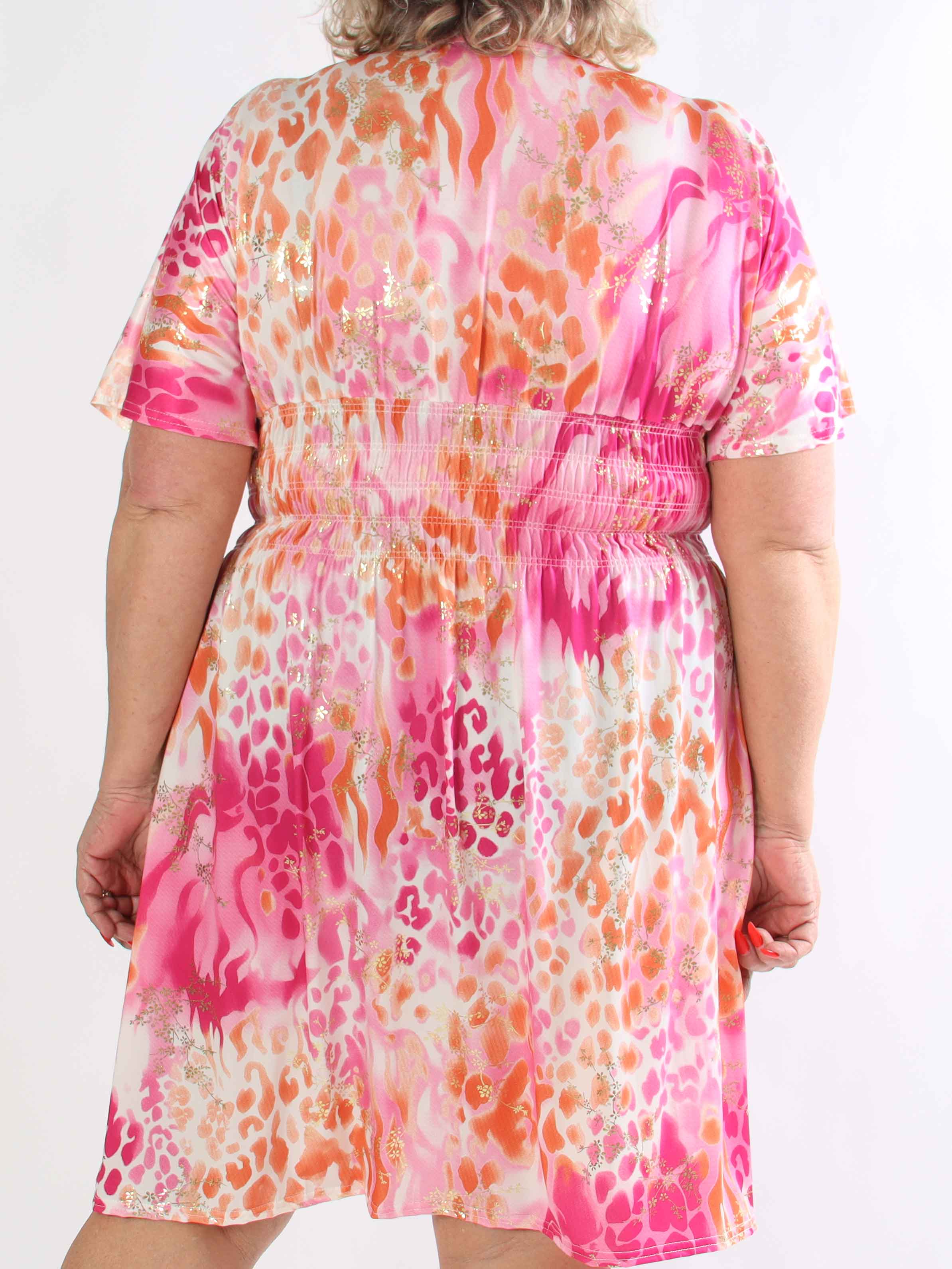 Pams Wild Short - Elastisk mønstret plus size kjole med guld bladdetaljer