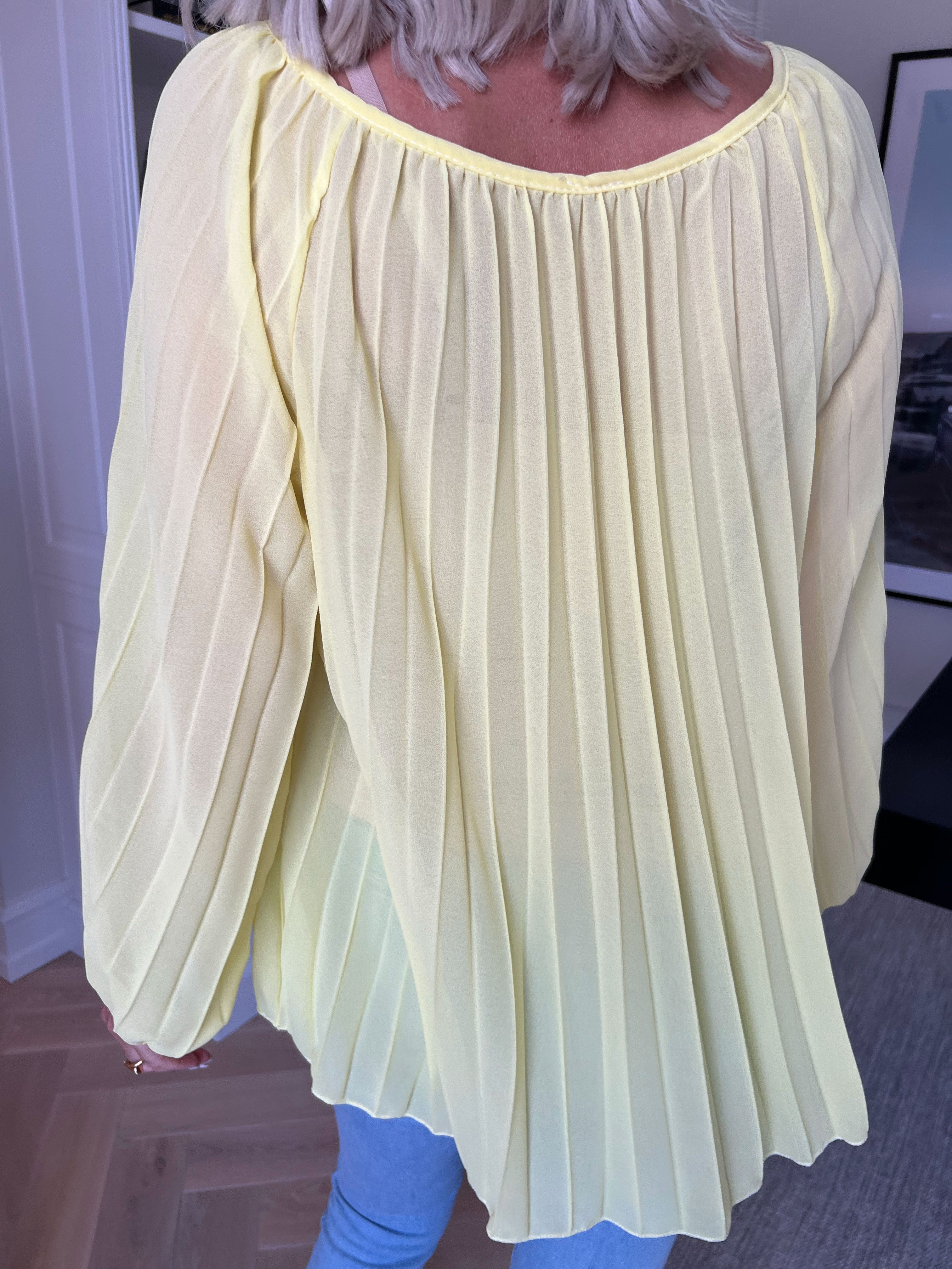 Philippa Shirt - Sød plisseret tunika i semi-transparent chiffon