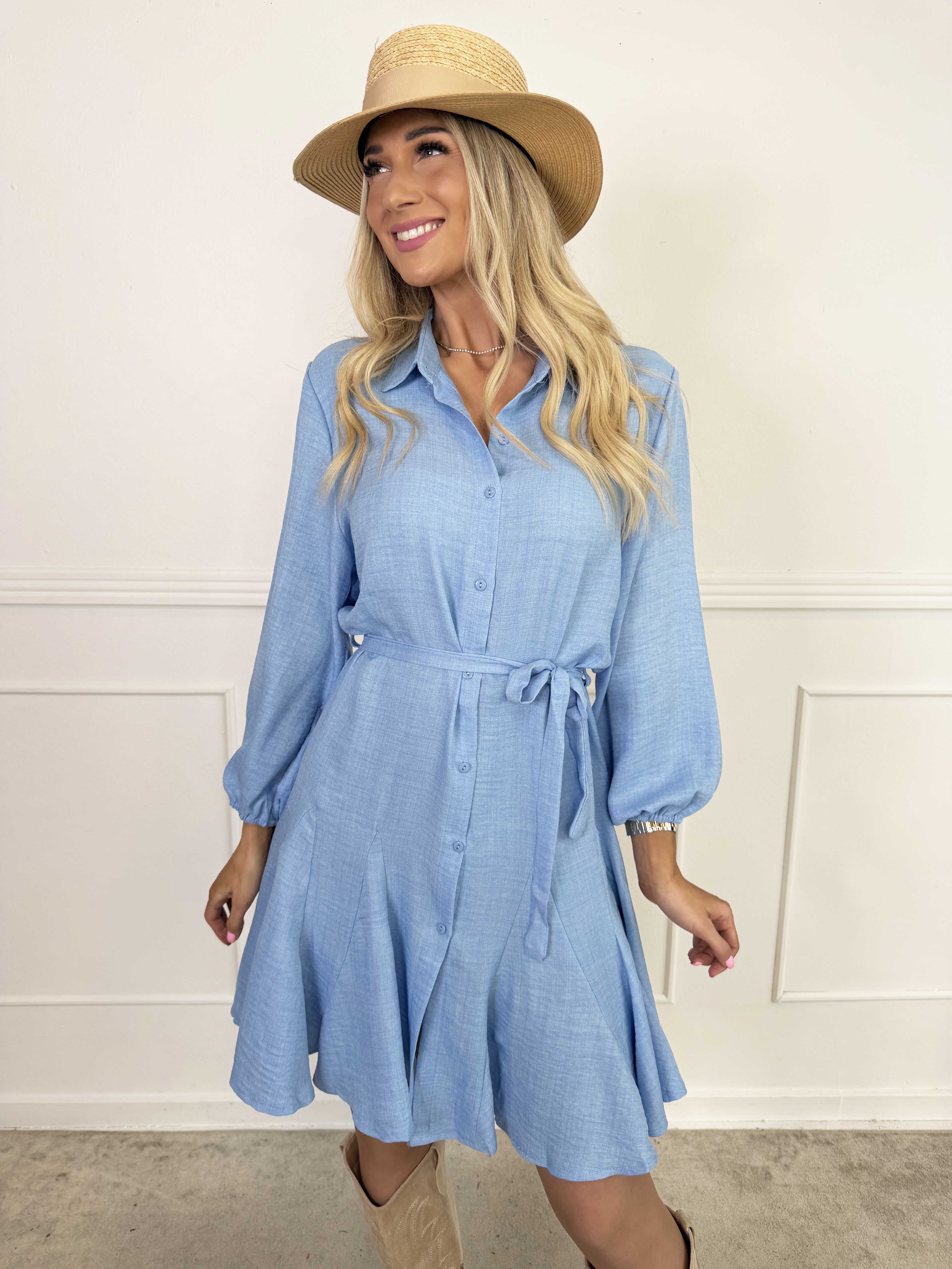 Pil - Sød skjortekjole med flæsekant forneden