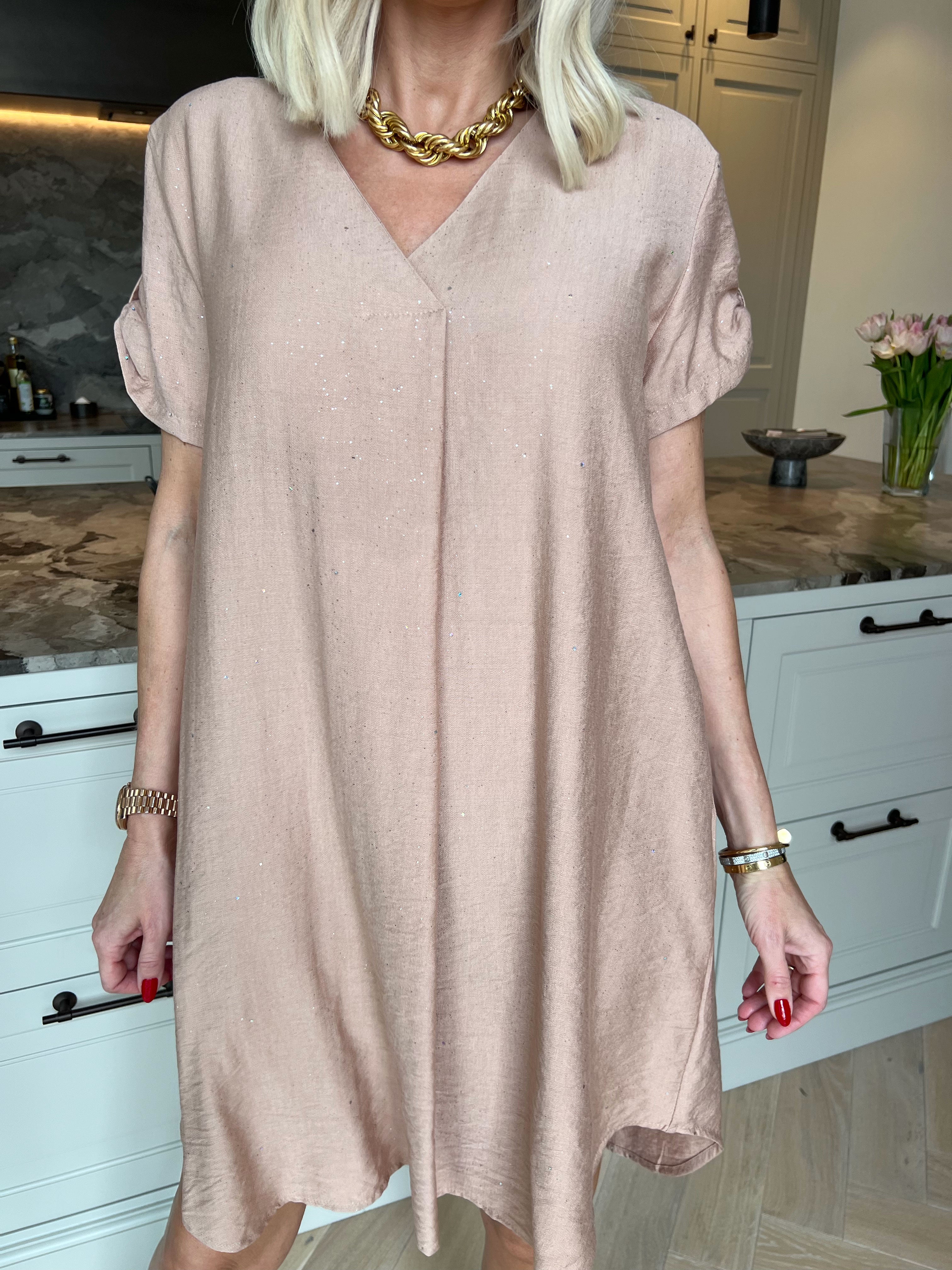 Renee - Sød tunikakjole i viskose dækket med glimmer