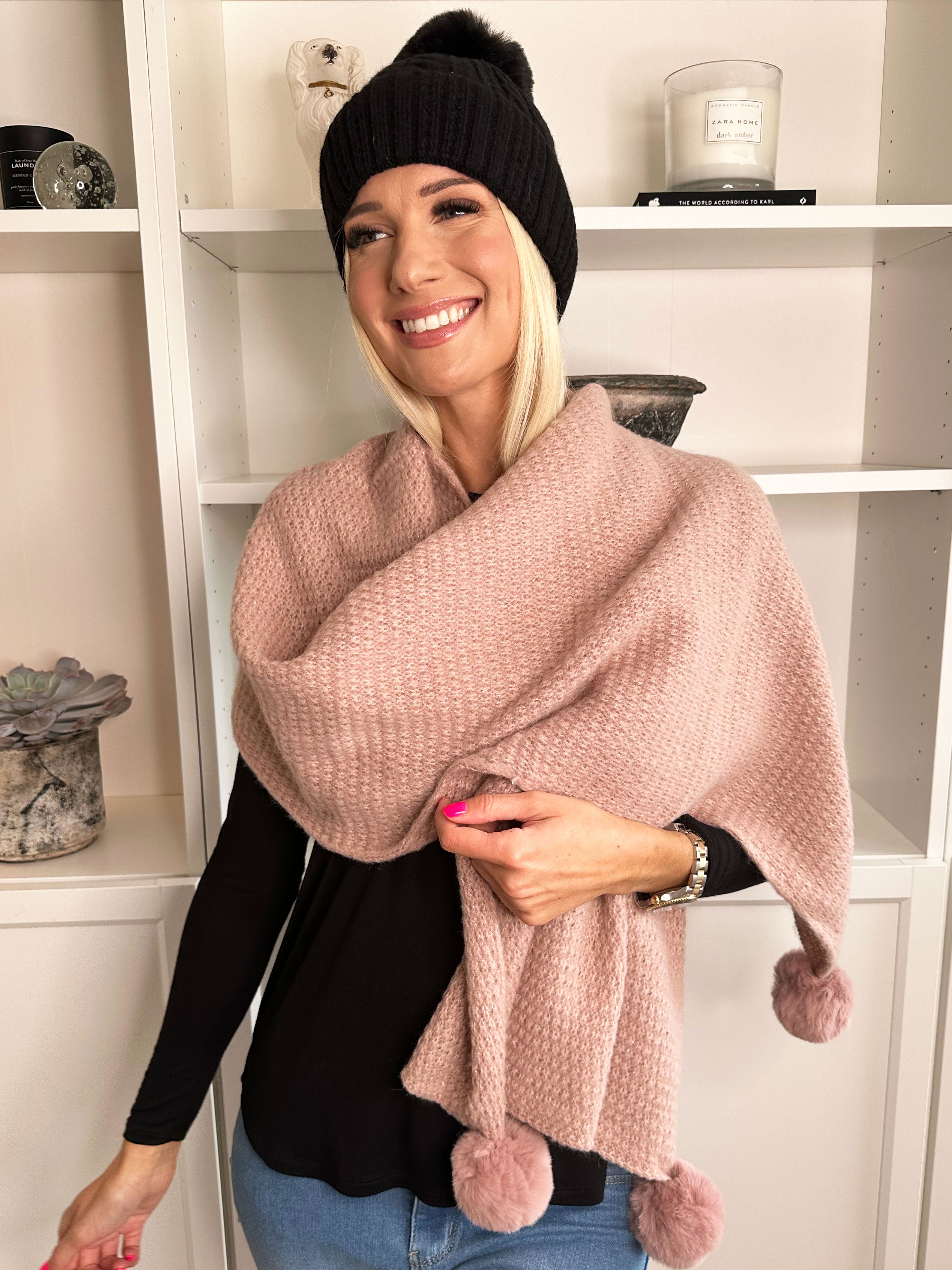 Rizza - Meget blødt tørklæde med pomponer