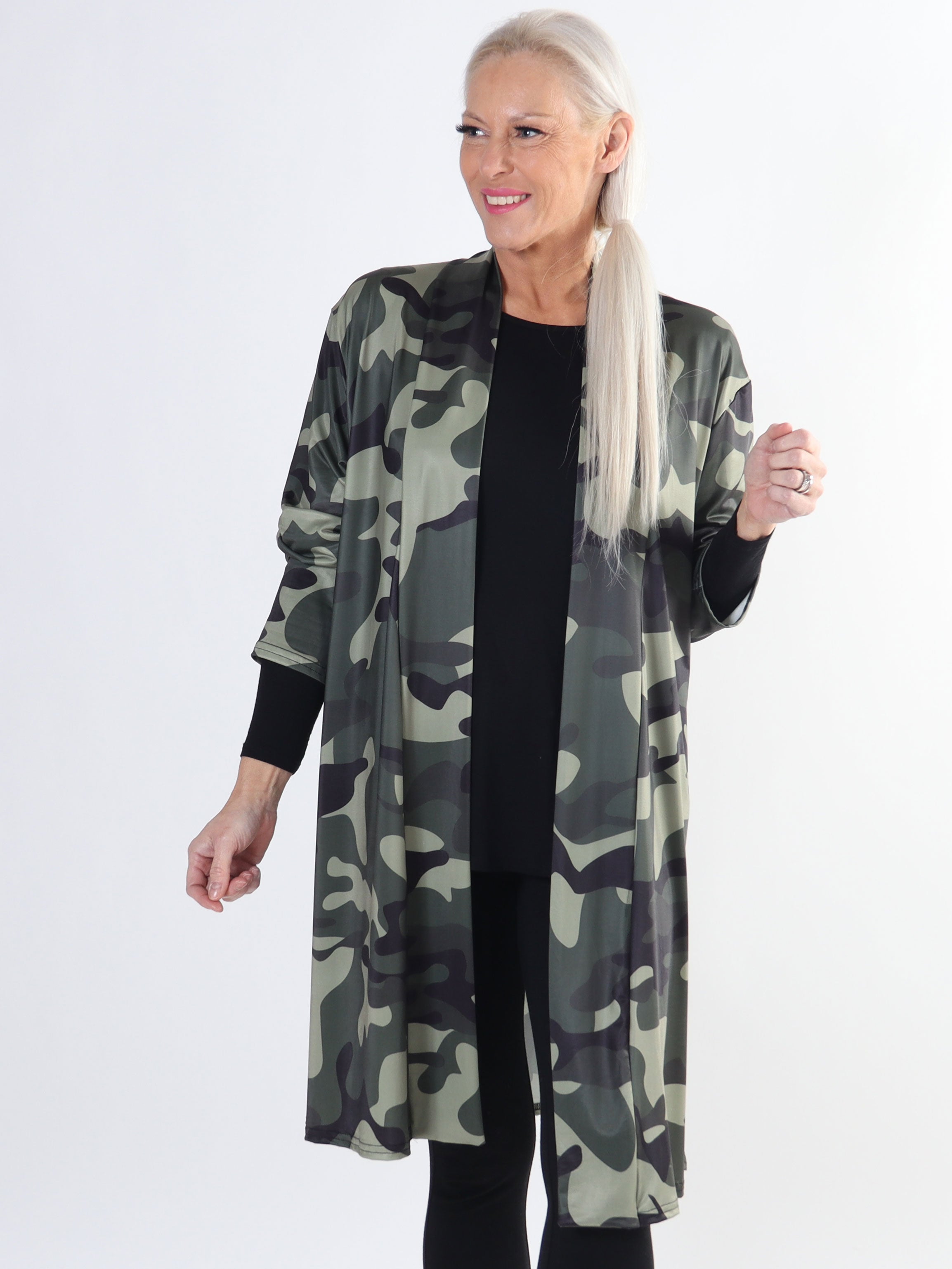 Rosa Camo - Elastisk plus size cardigan med print