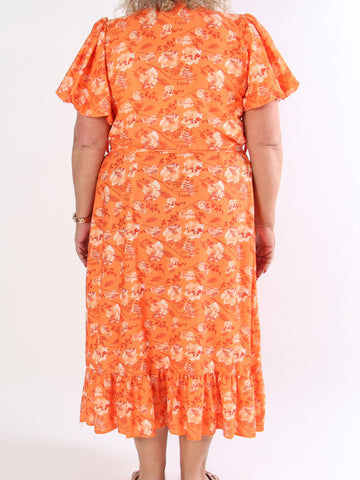 Sakira - Sød plus size kjole i blomsterprint med pufærmer