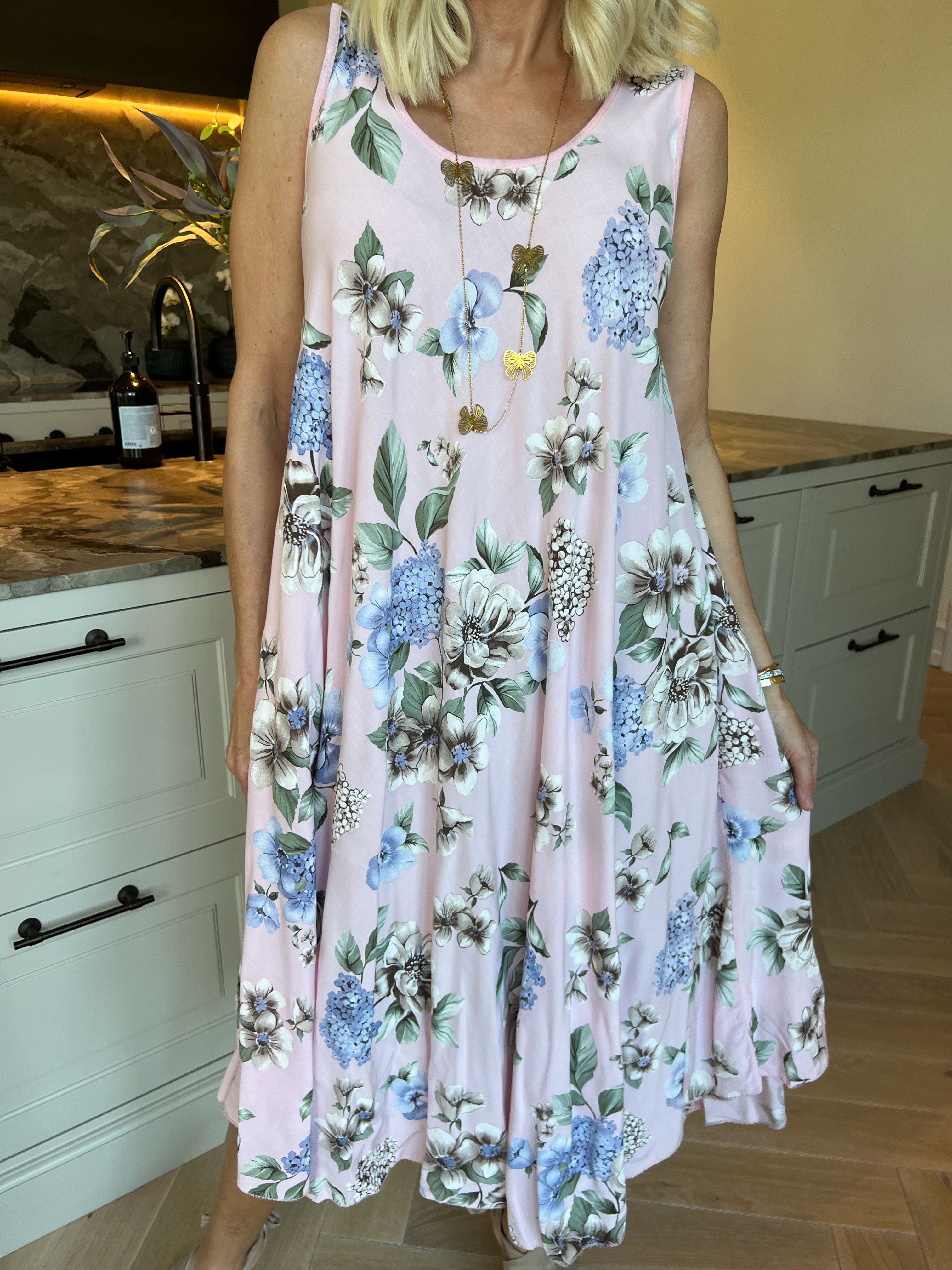 Saline - Sød sommerkjole i viskose med blomsterprint
