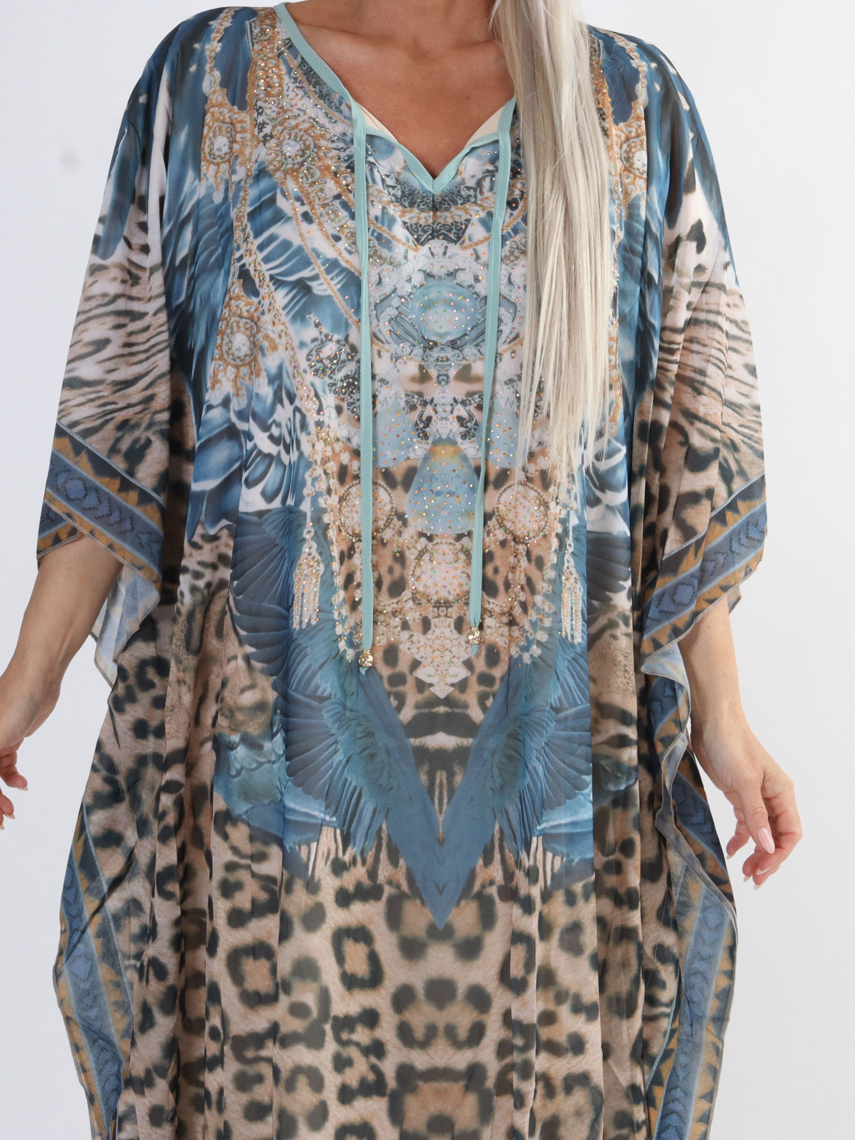 Sasha Leo - Lang plus size tunika med leo print og similisten