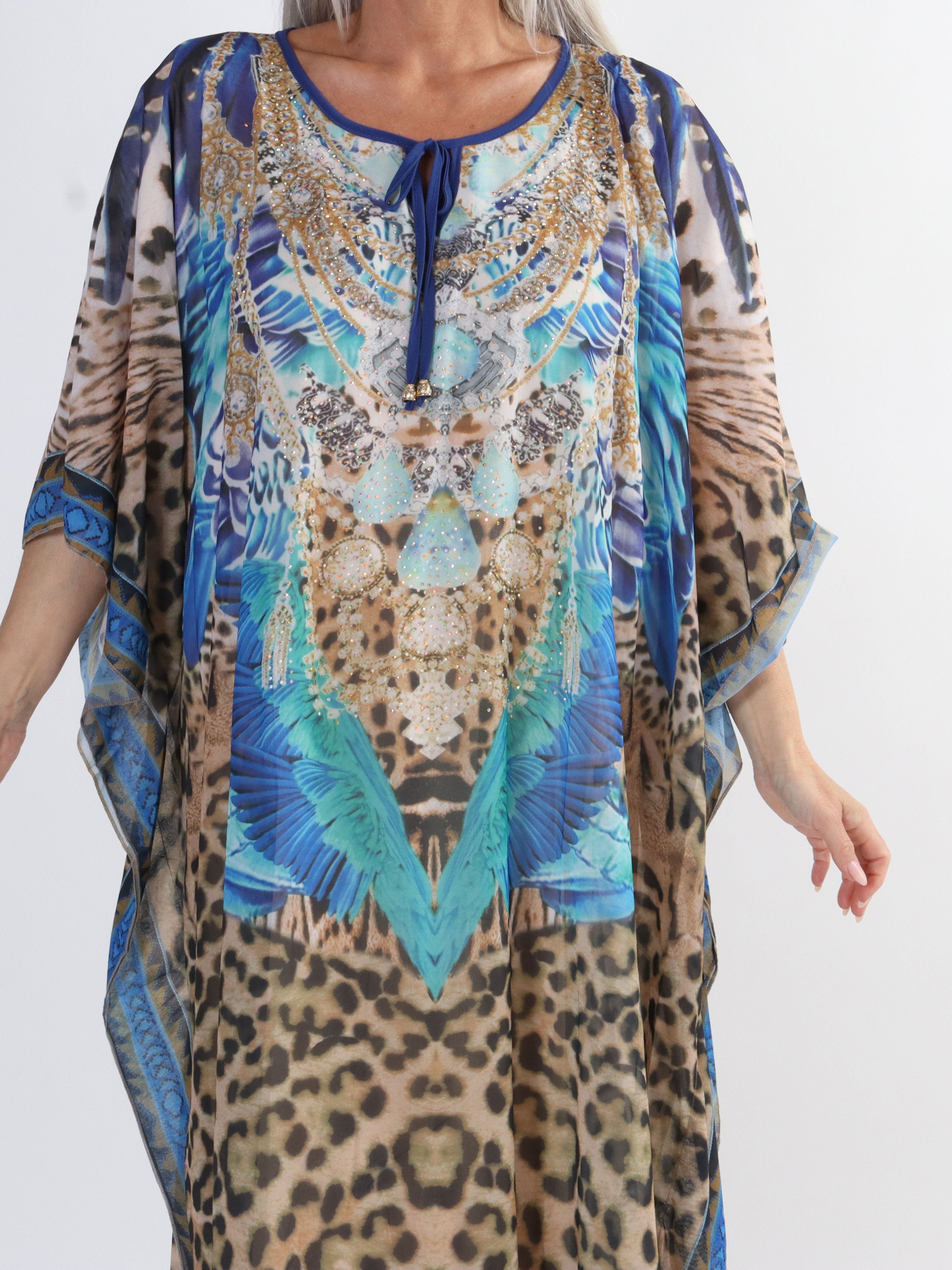 Sasha Leo - Lang plus size tunika med leo print og similisten
