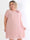 Scarlett - Plus size kjole i plisseret chiffon med fin blomst ved skulderen