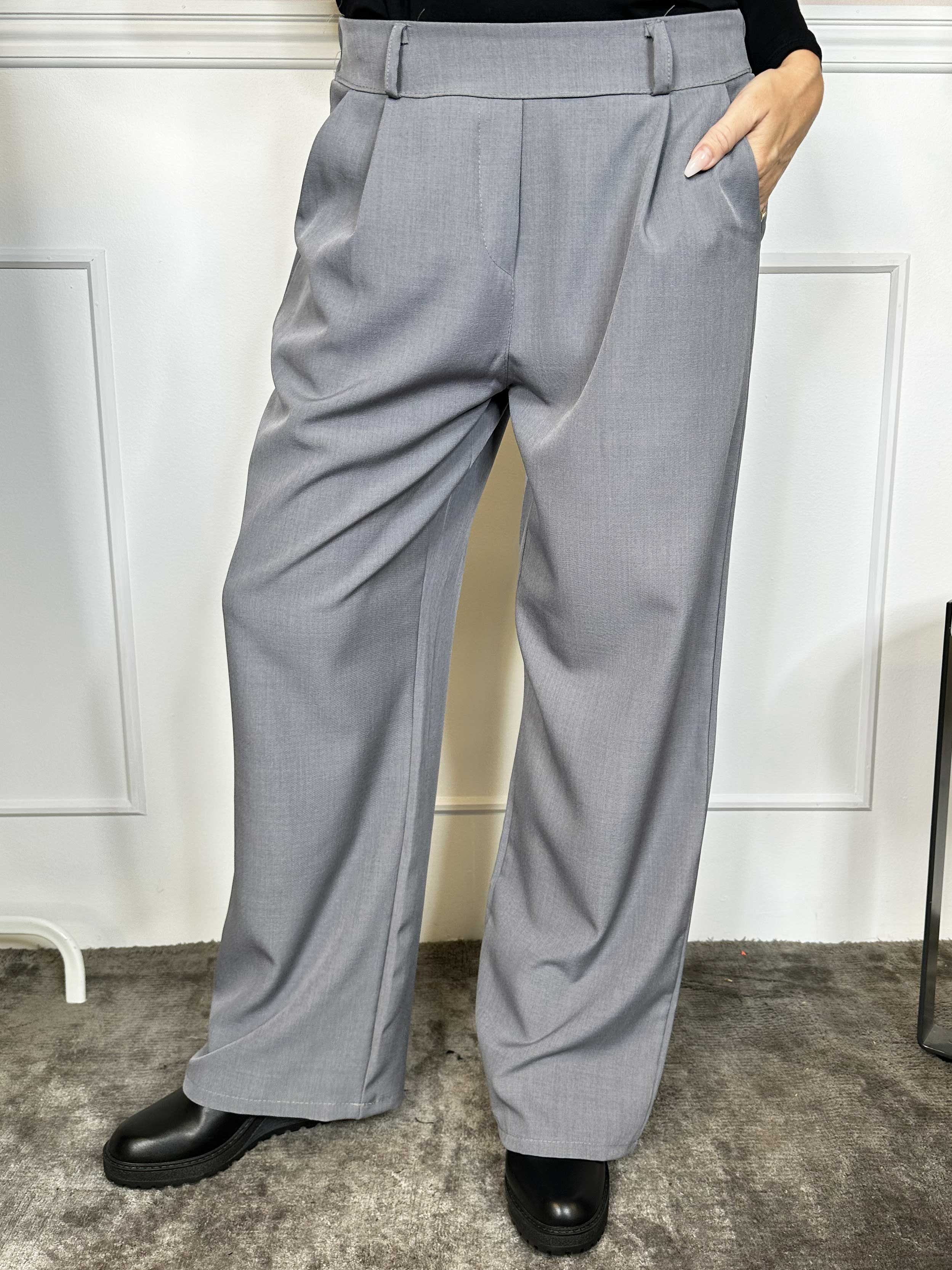 Shadia Pants - Ensfarvet habitbukser med elastikkant bagpå