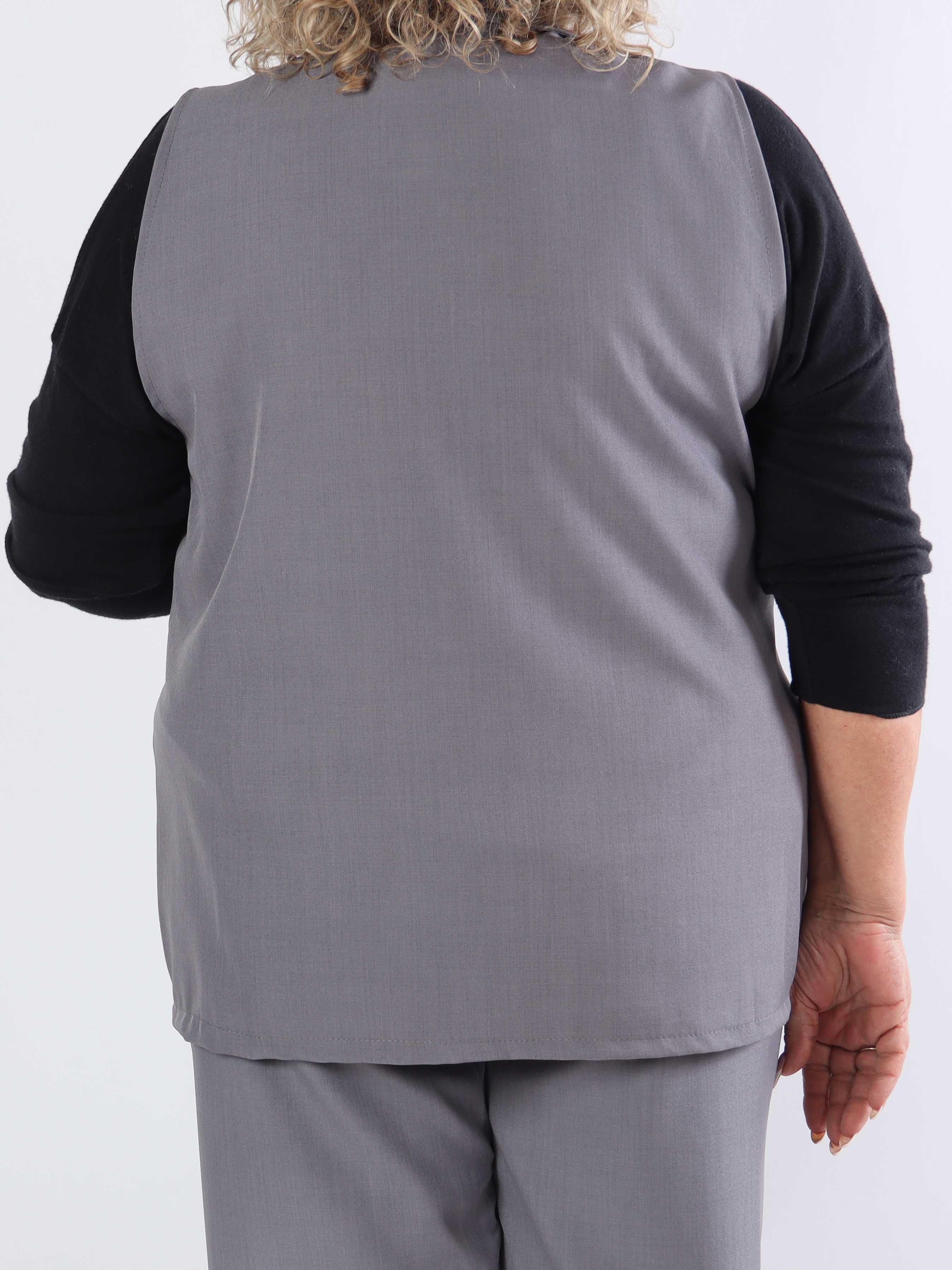 Shadia Vest - Ensfarvet habitvest med knap