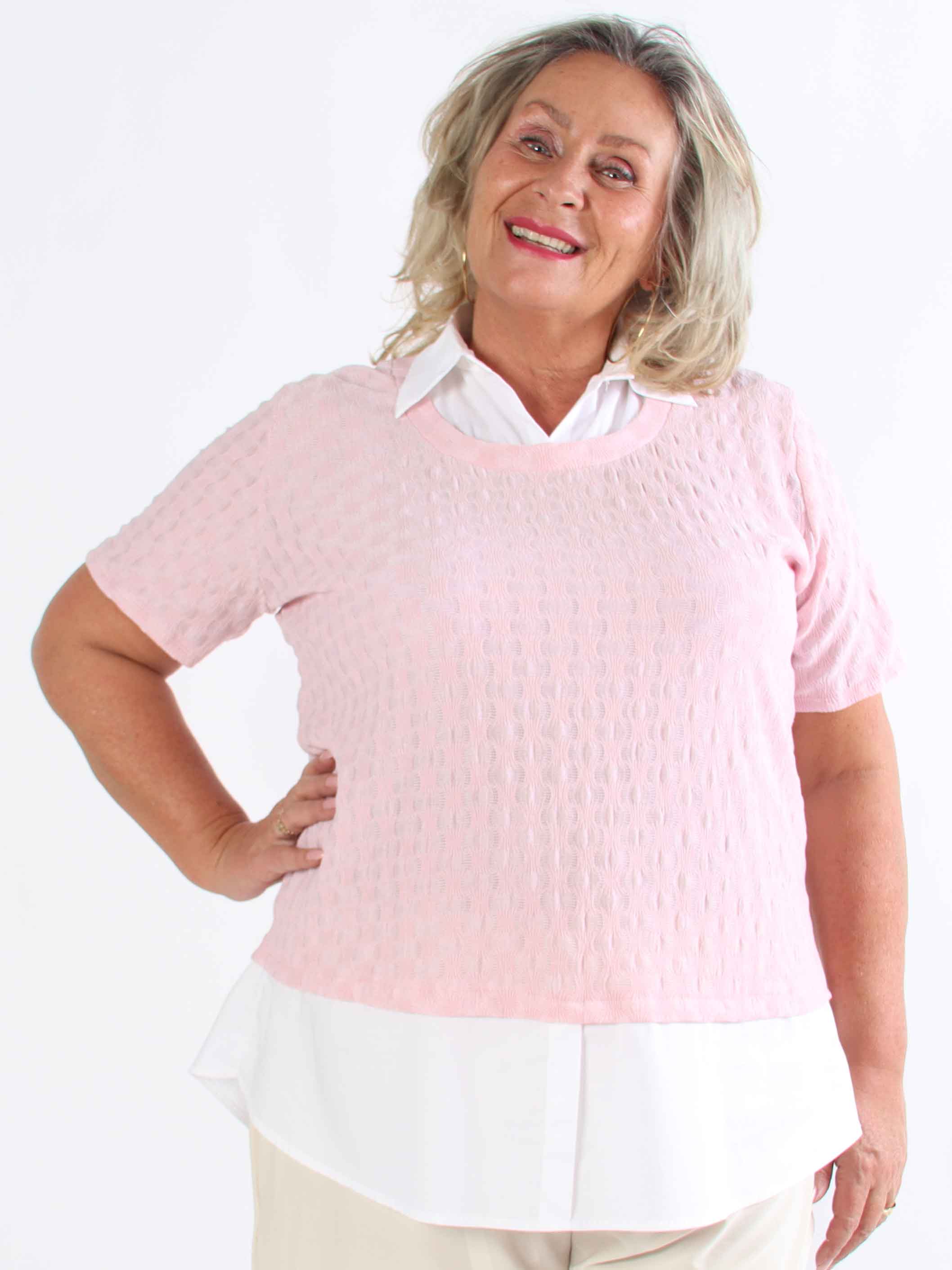 Shandel - Sød stretchy plus size bluse med skjortedetaljer