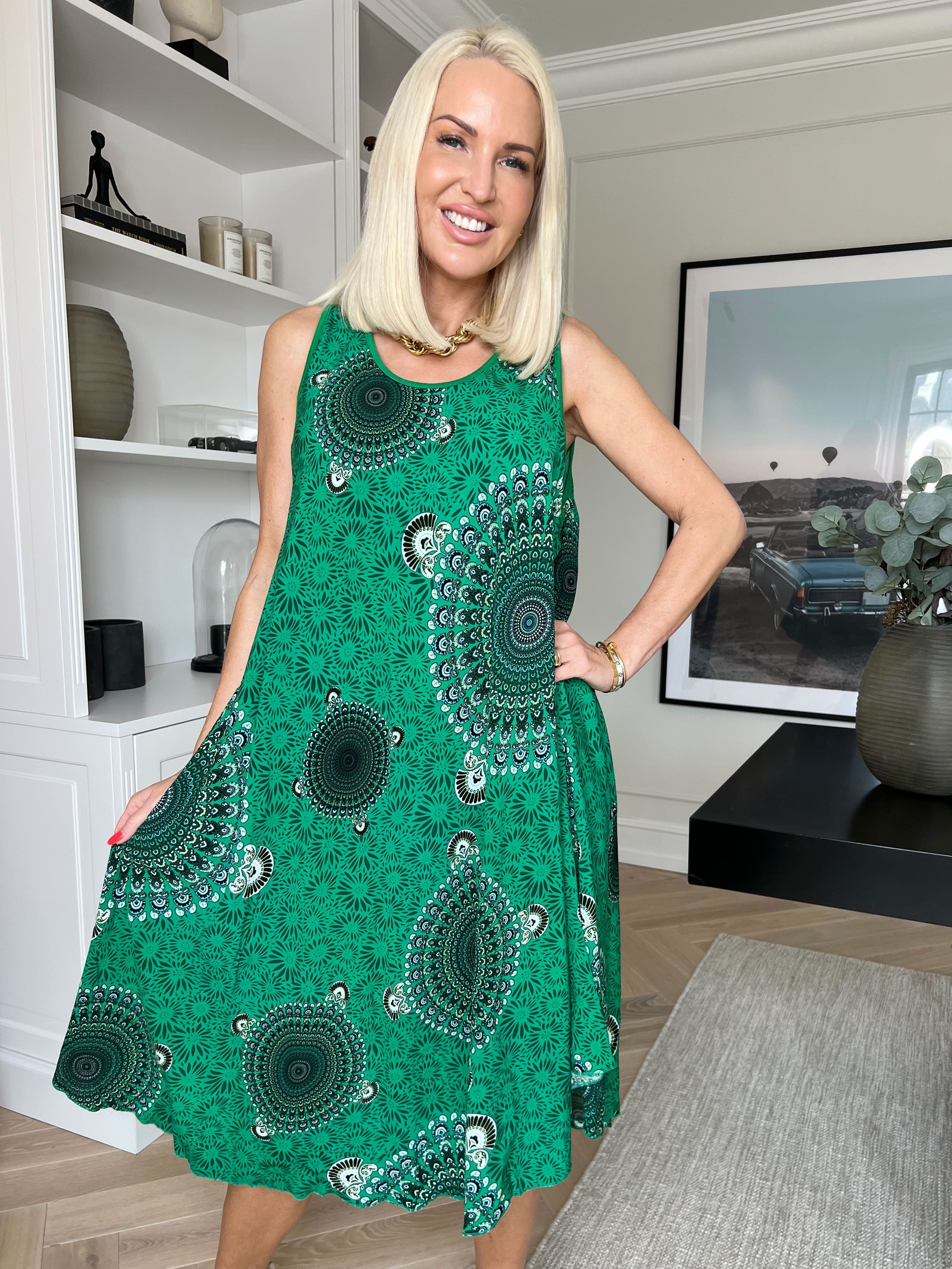 Sienna - Mønstret kjole i blød viskose med flatterende A-facon