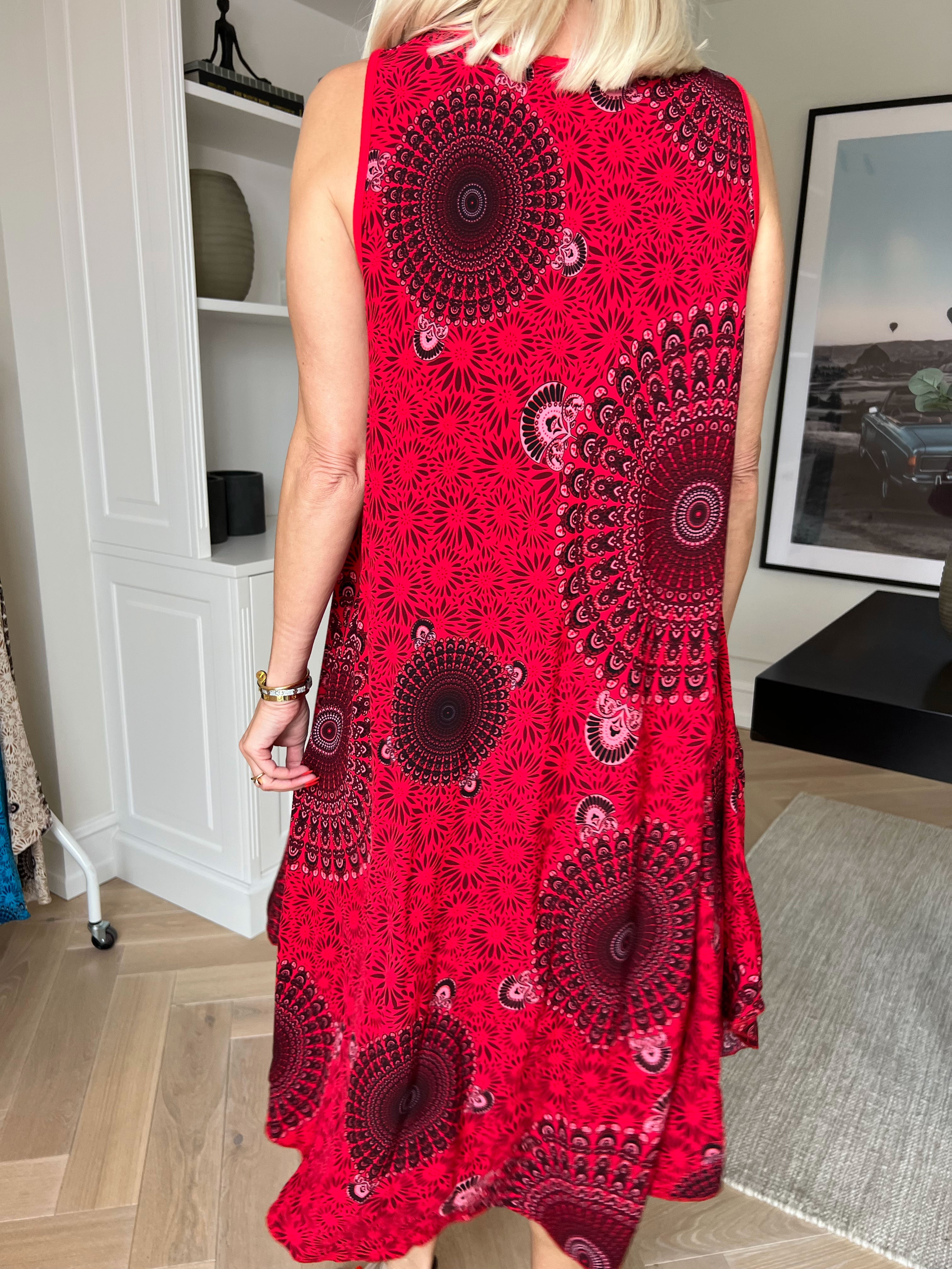 Sienna - Mønstret kjole i blød viskose med flatterende A-facon