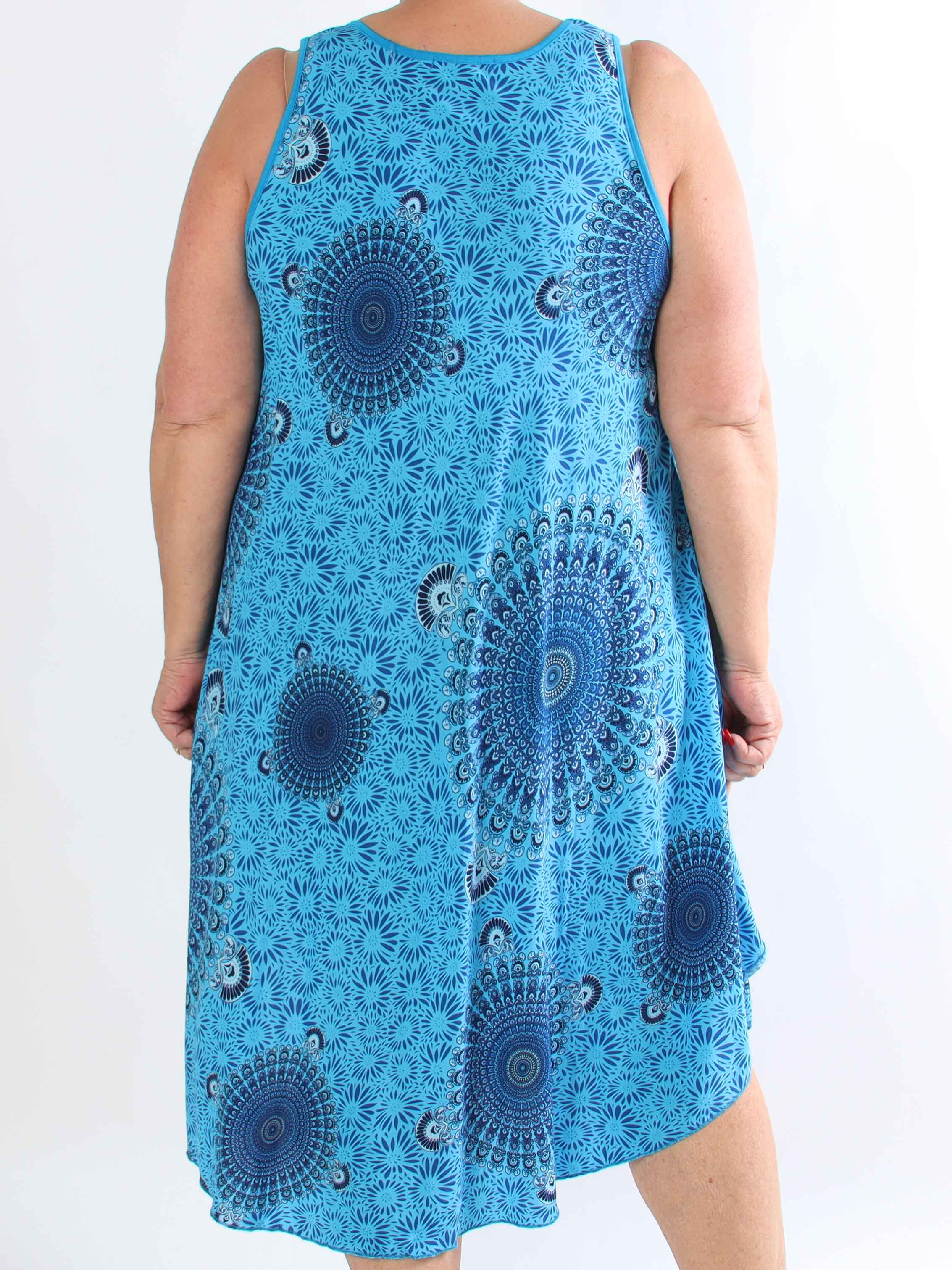 Sienna - Mønstret plus size kjole i blød viskose med flatterende A-facon