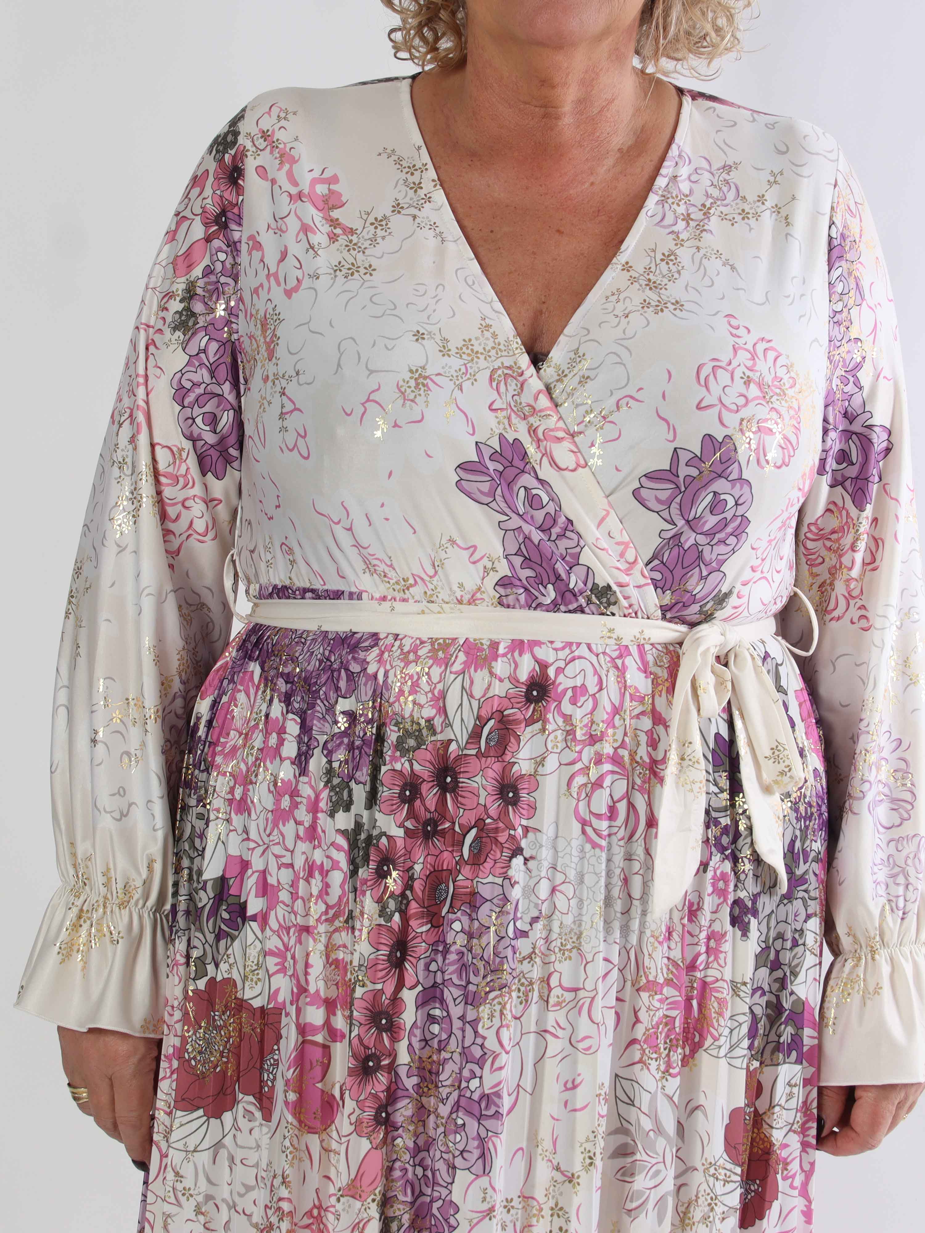 Silvija Flower - Lang plus size mønstret kjole med plisseret skørt