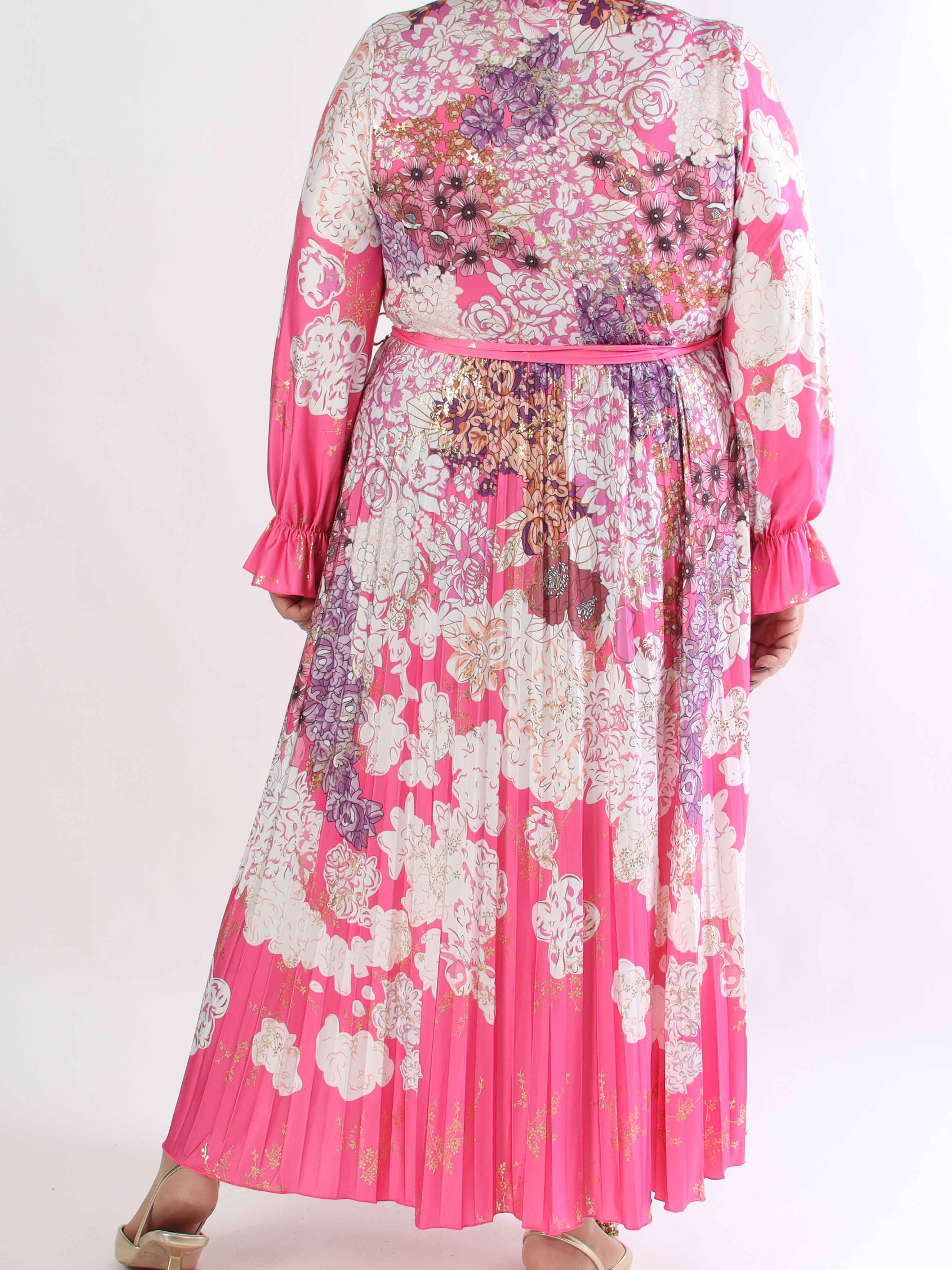 Silvija Flower - Lang plus size mønstret kjole med plisseret skørt