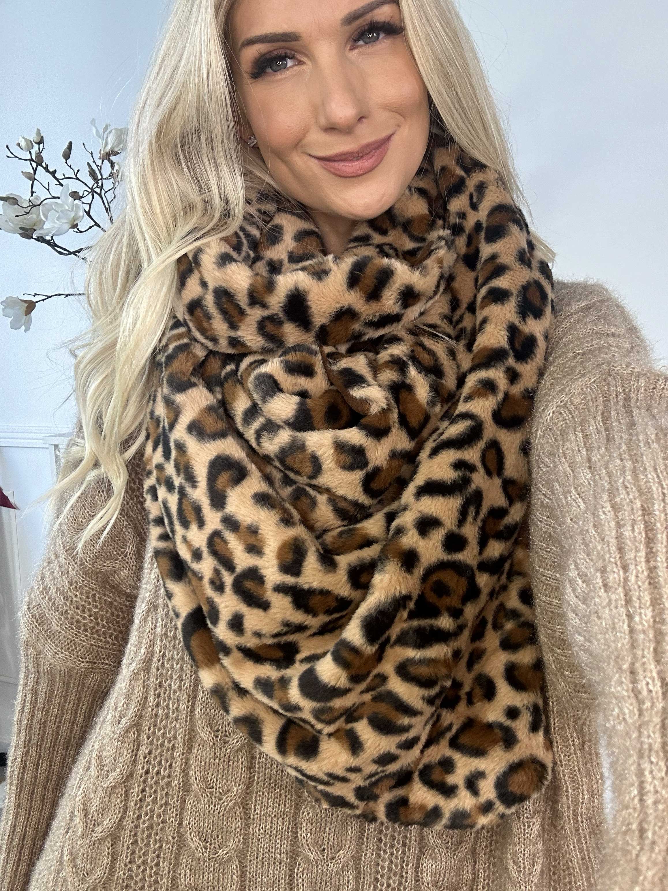 Sofie - Blødt halstørklæde i leopardprint