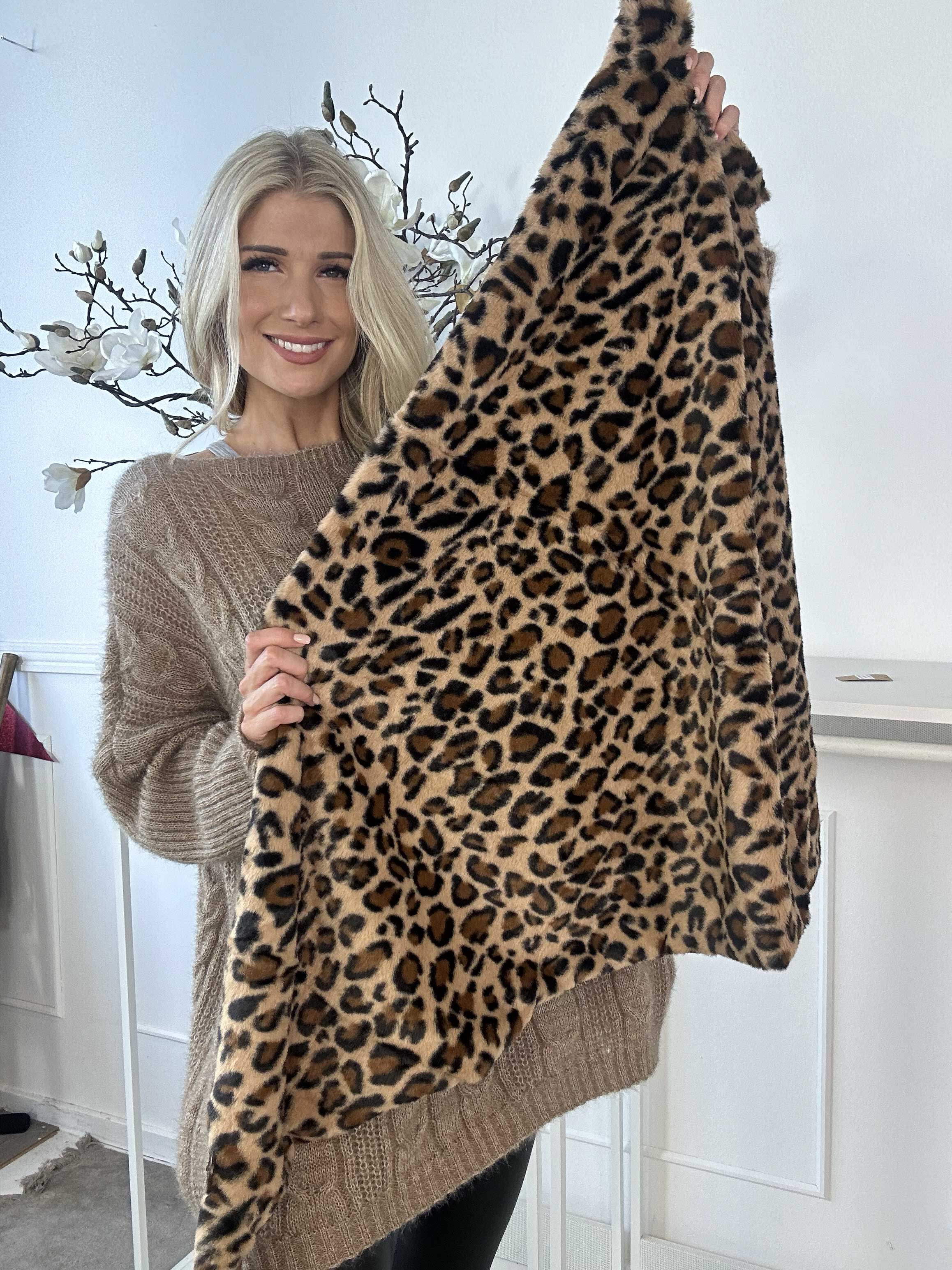 Sofie - Blødt halstørklæde i leopardprint