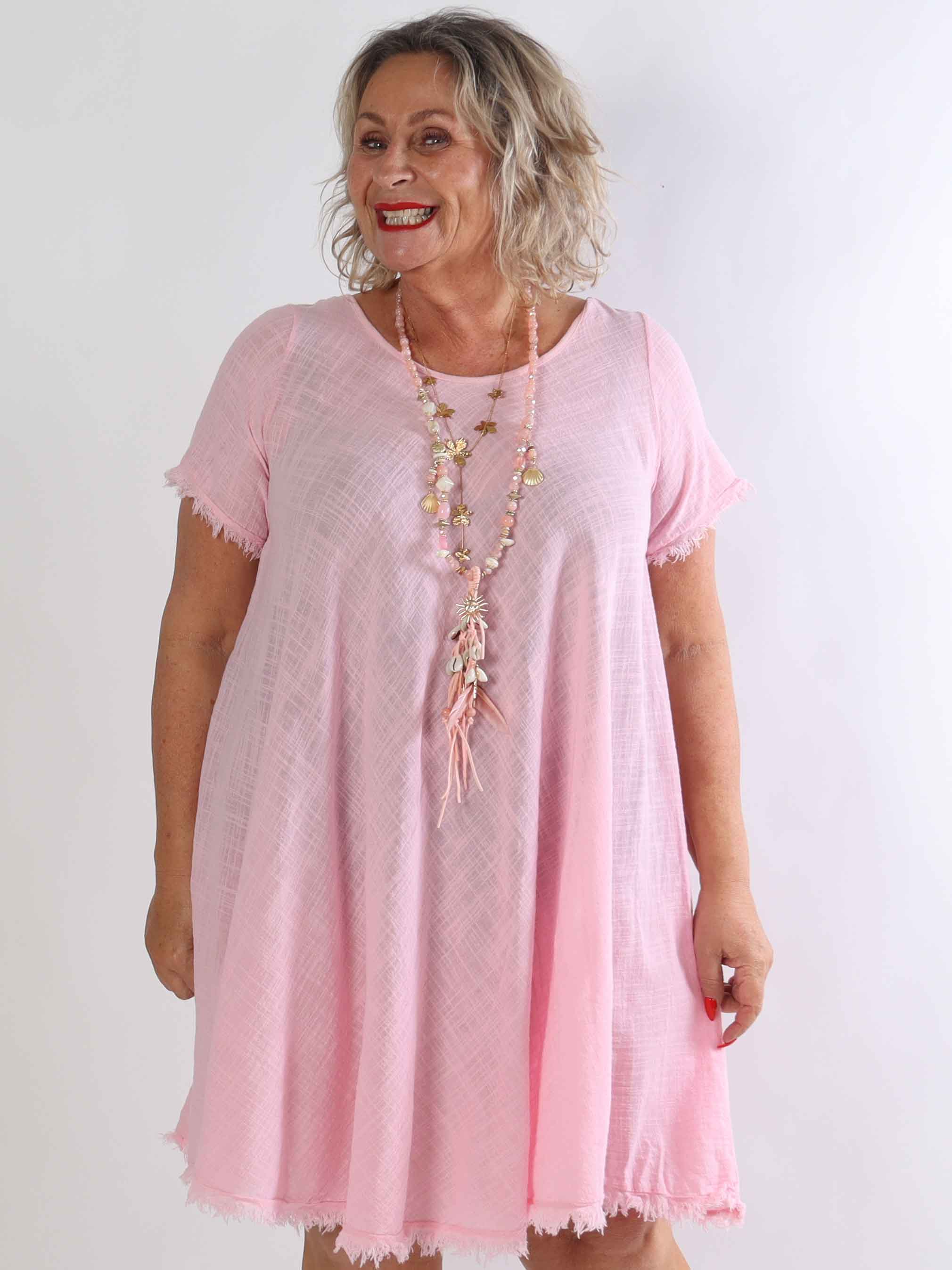 Slone - Plus size bomuldskjole i hørlignende stof med frynsekant forneden og ved ærmer