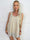 Sydney - Feminin plus size blondetop med stræk i