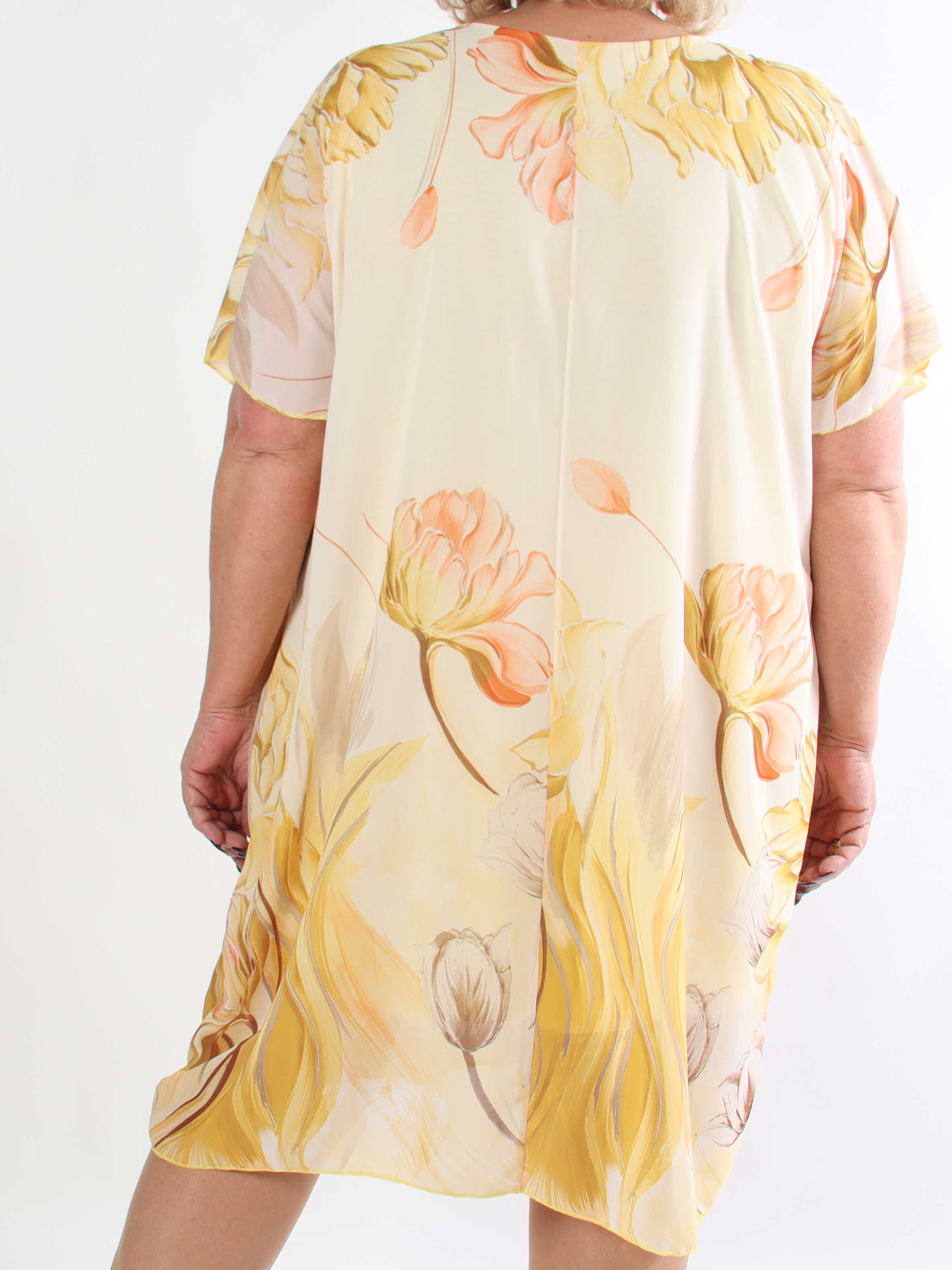 Tricia - Plus size tunikakjole med chiffonlag med blomstermotiver