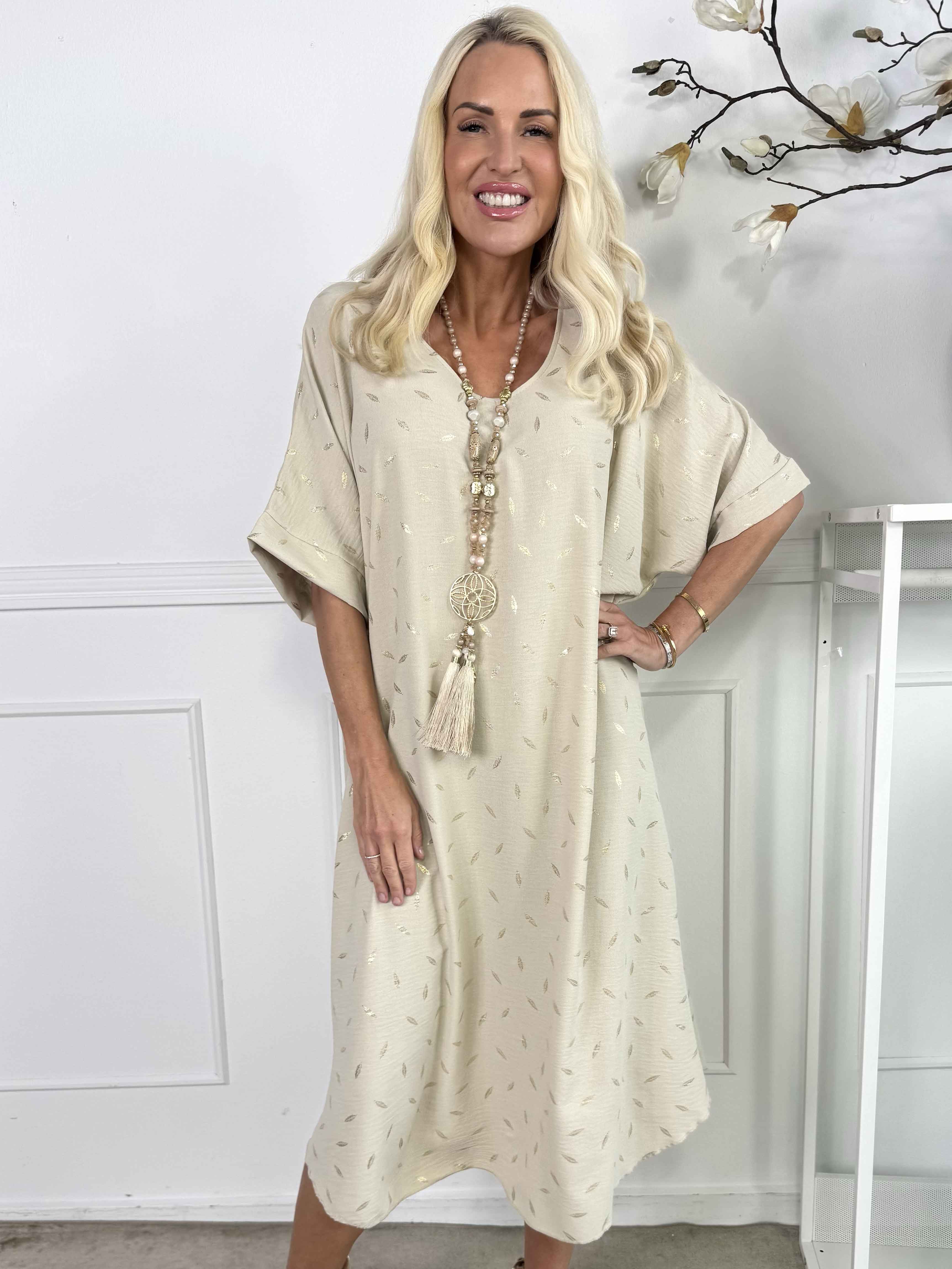 Valentina - Sød kjole detaljeret med fine guld blade