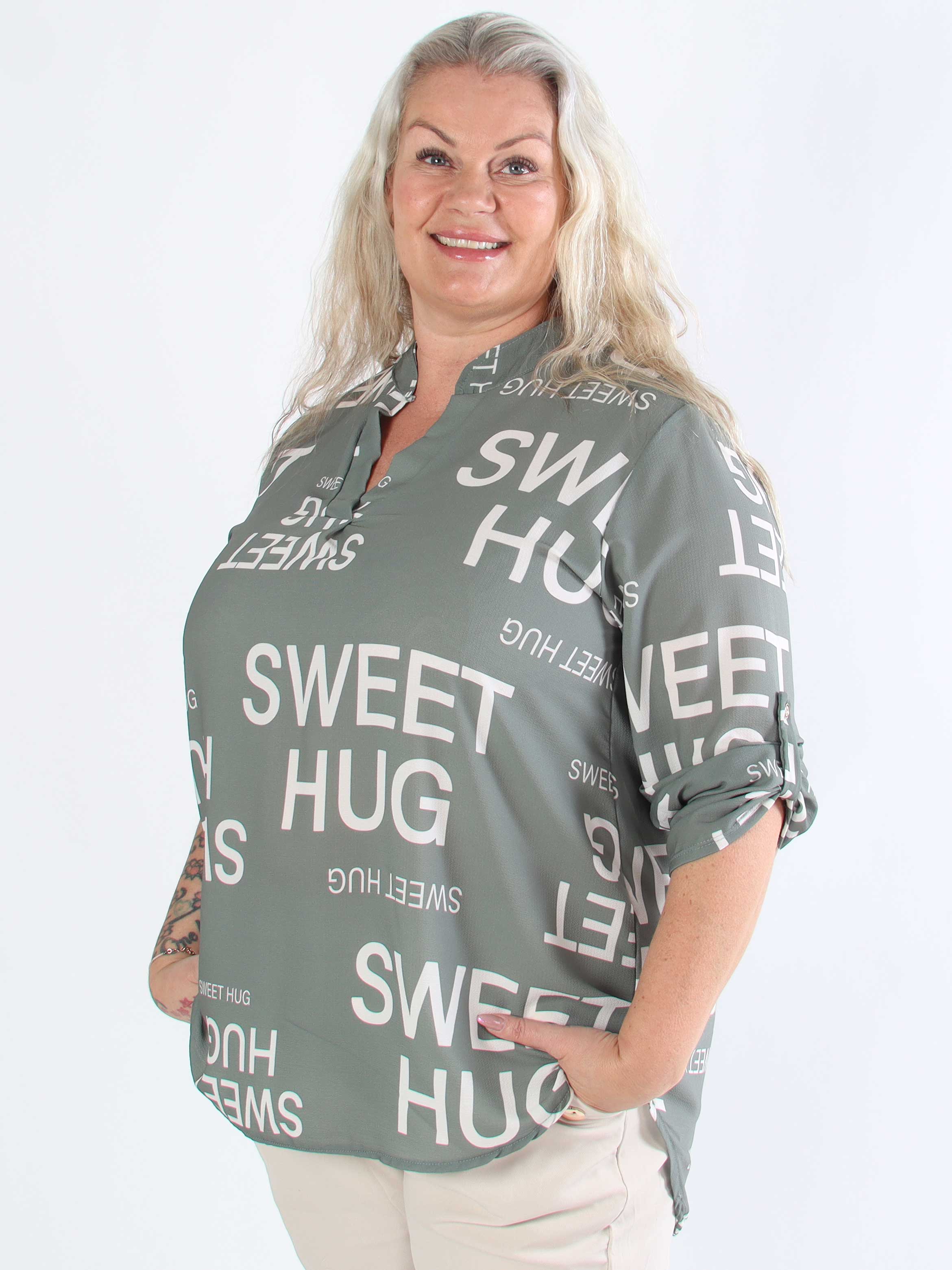 Vanesa Graphic - Sød plus size tunika i viskose med tekst