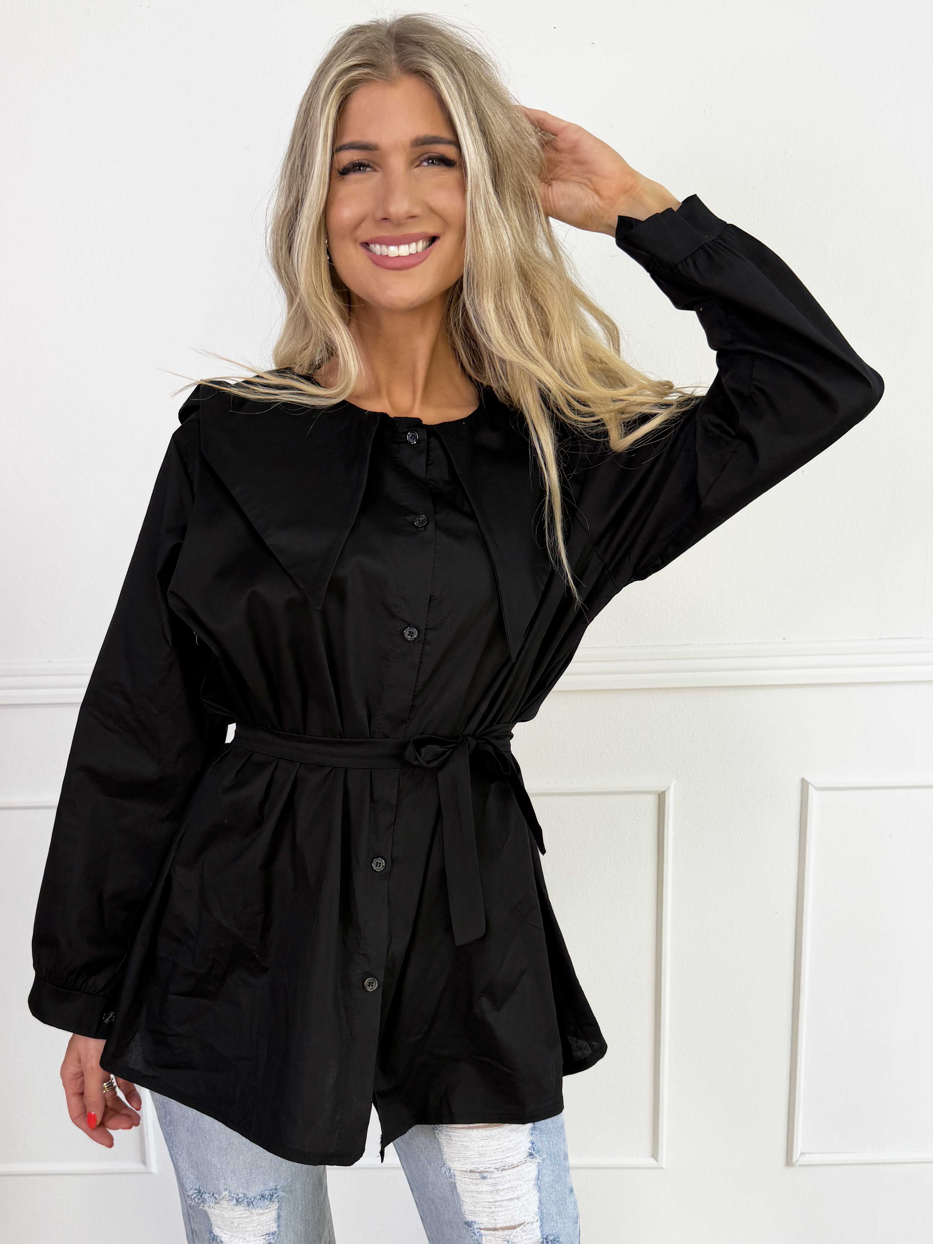 Venezia - Skjorte i bomuld med stor krave og fint bindebånd