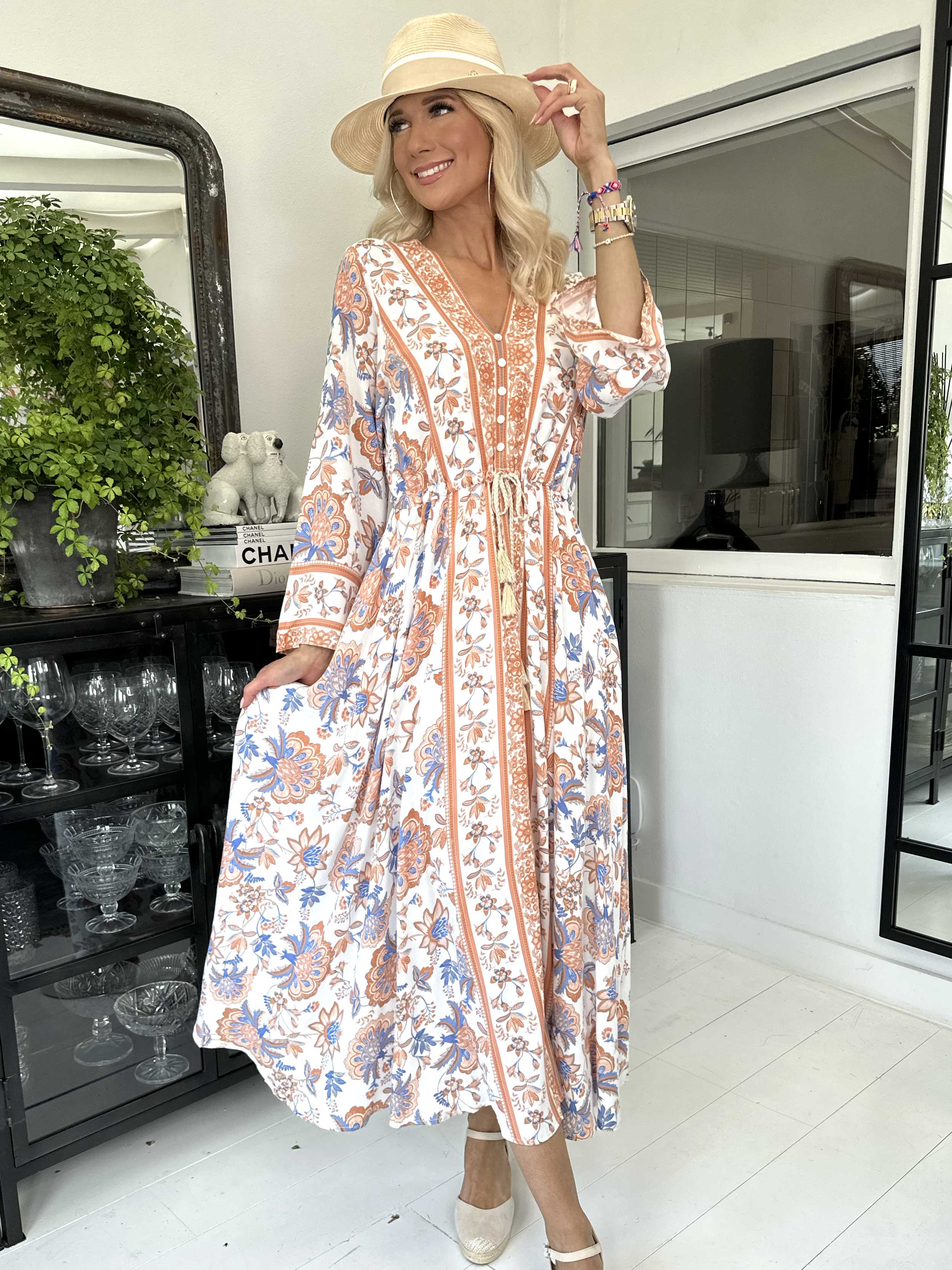 Victoria - Lang sommerkjole med bindebånd i taljen