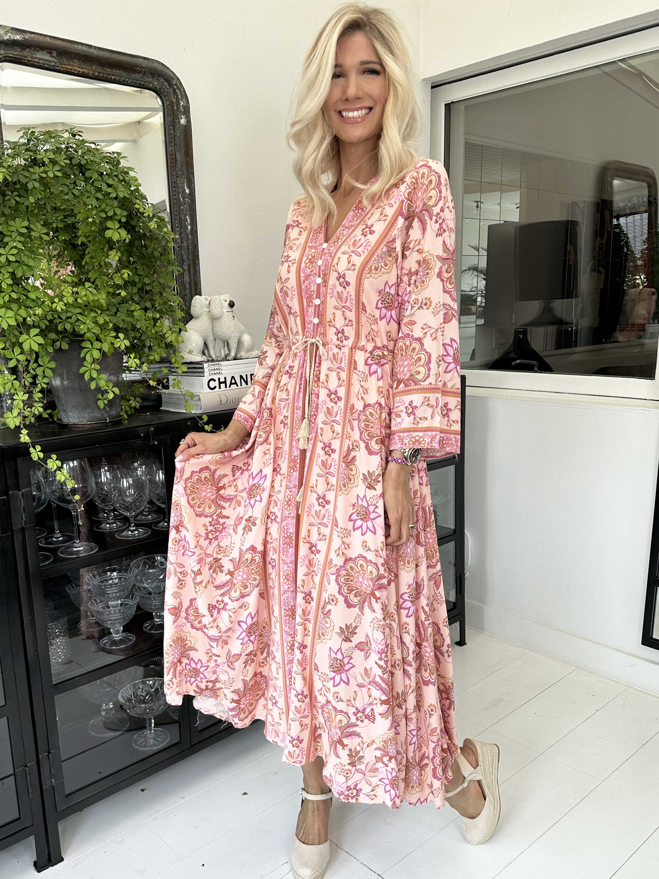 Victoria - Lang sommerkjole med bindebånd i taljen