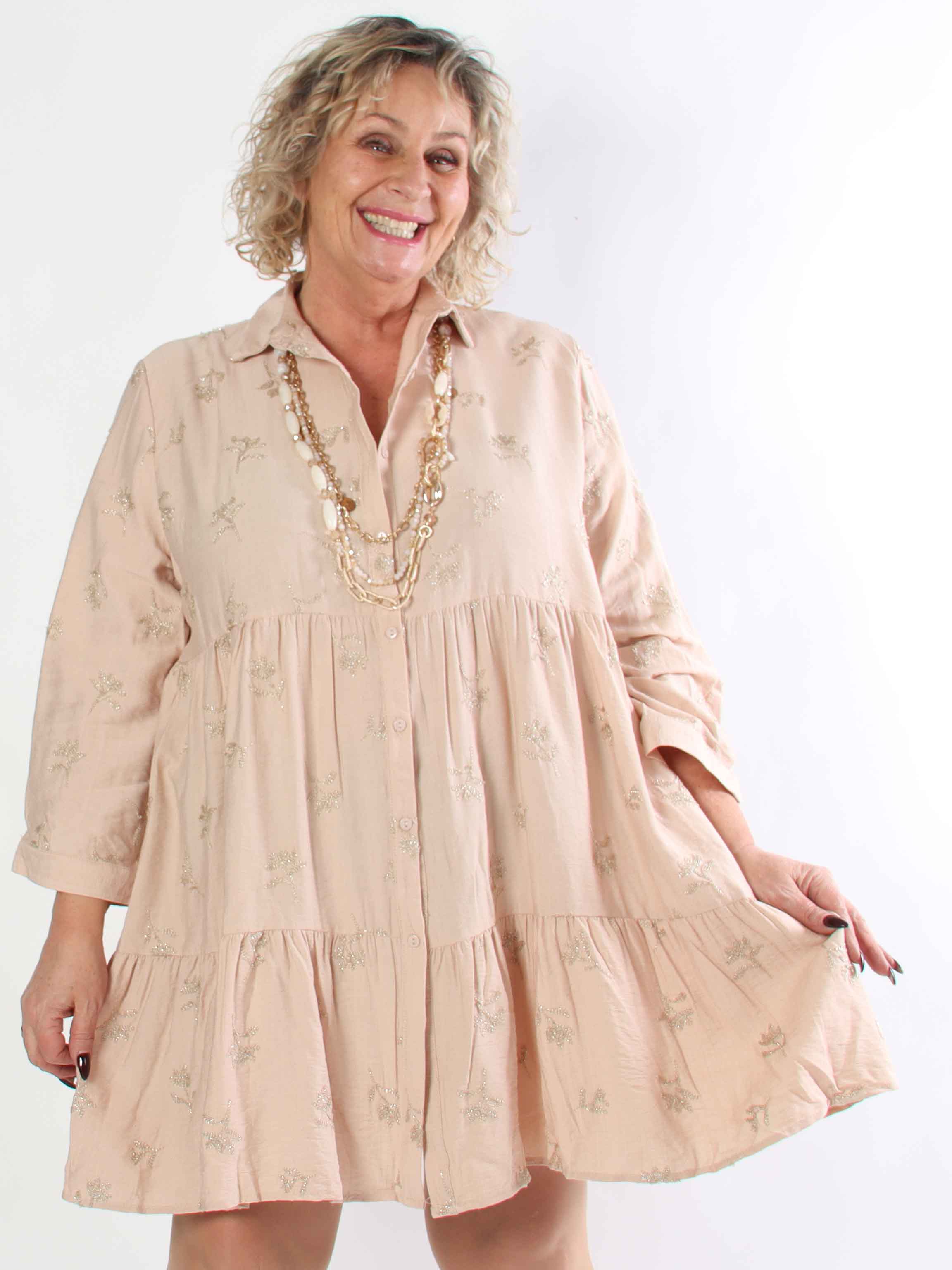 Wania - Sød kjole i viskose med fine blomster broderinger