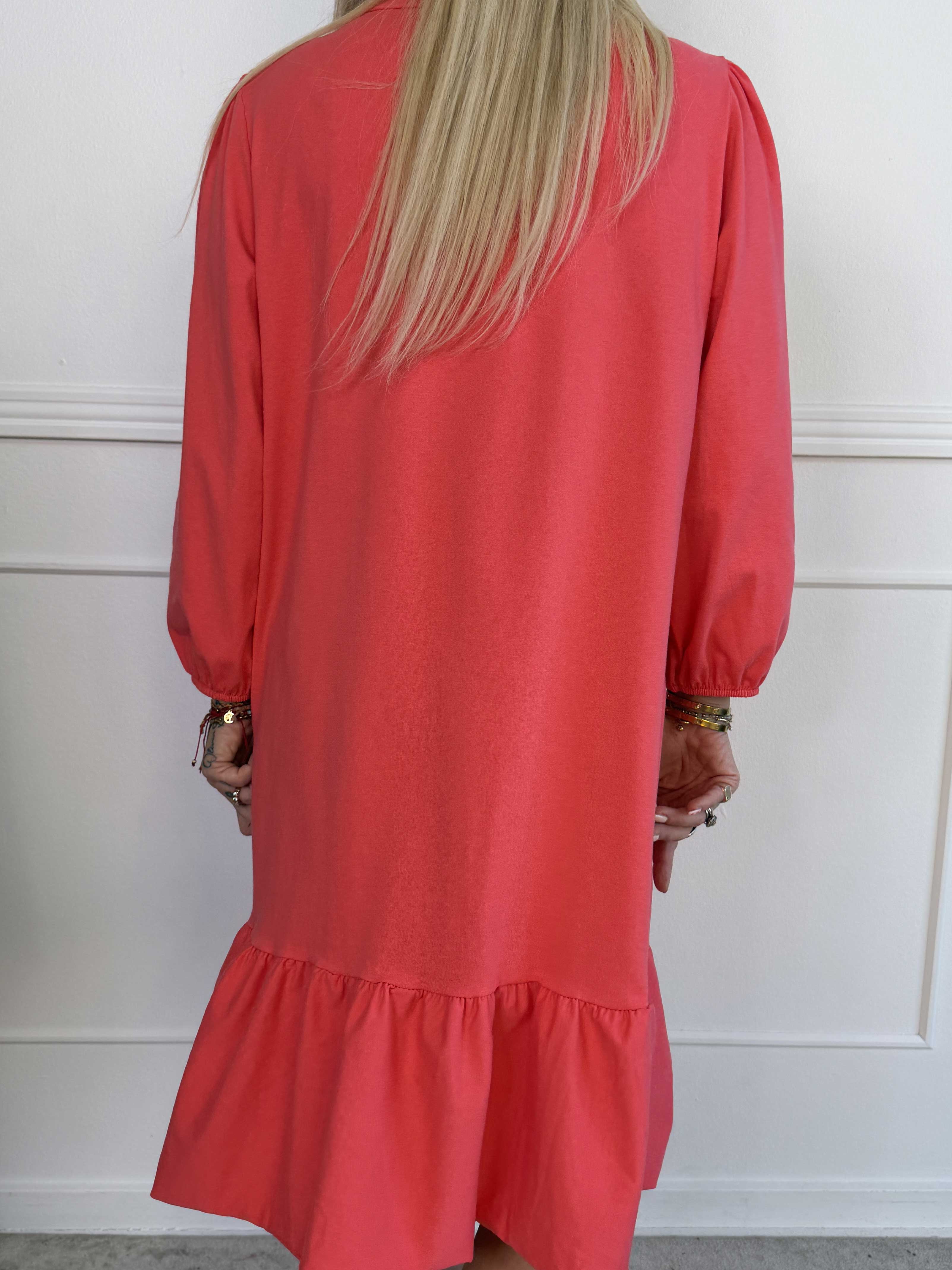 Zafira - Joggingkjole i bomuld med sød flæsekant