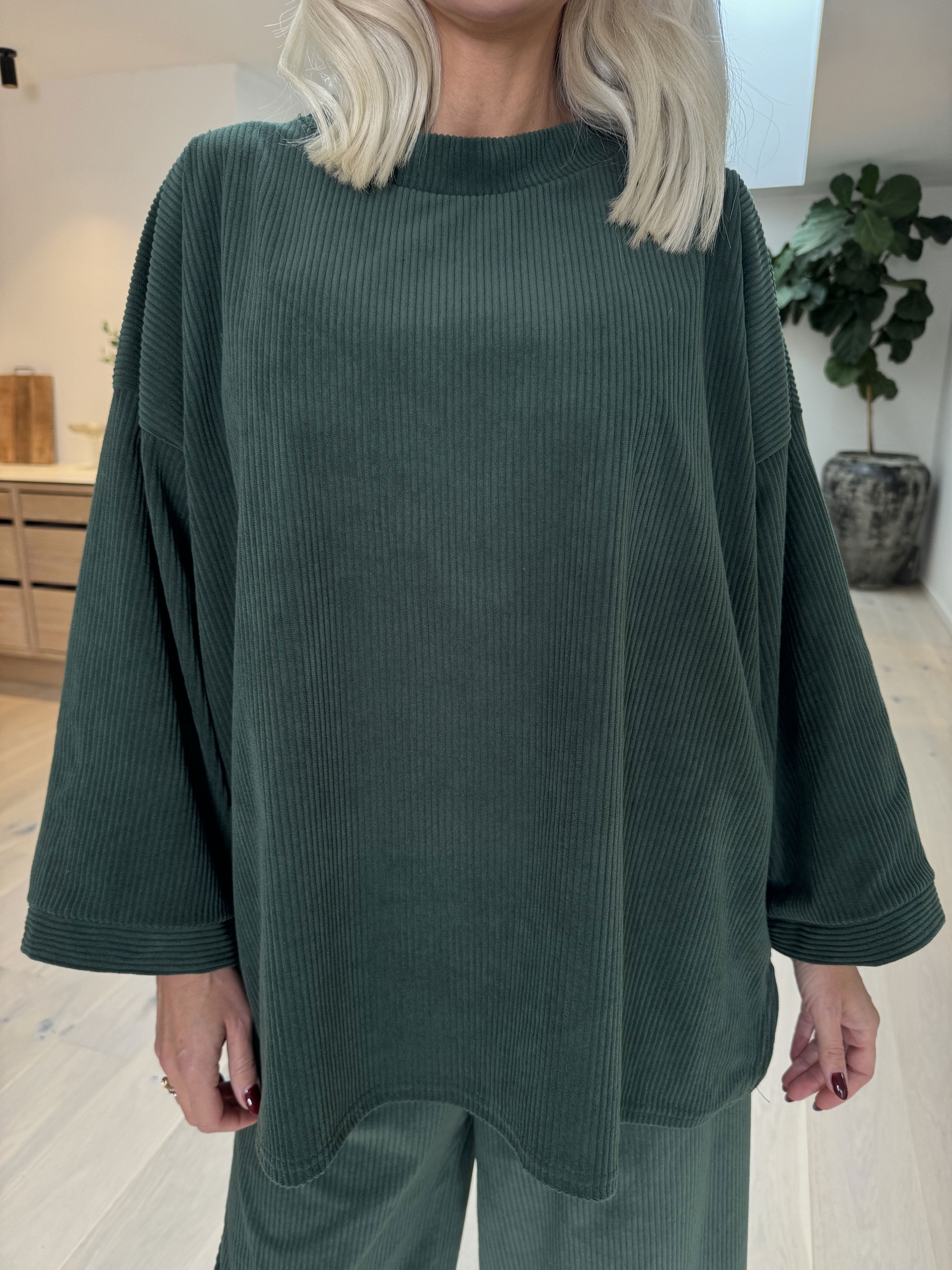 Brianne - Oversized sæt med ribbet stof